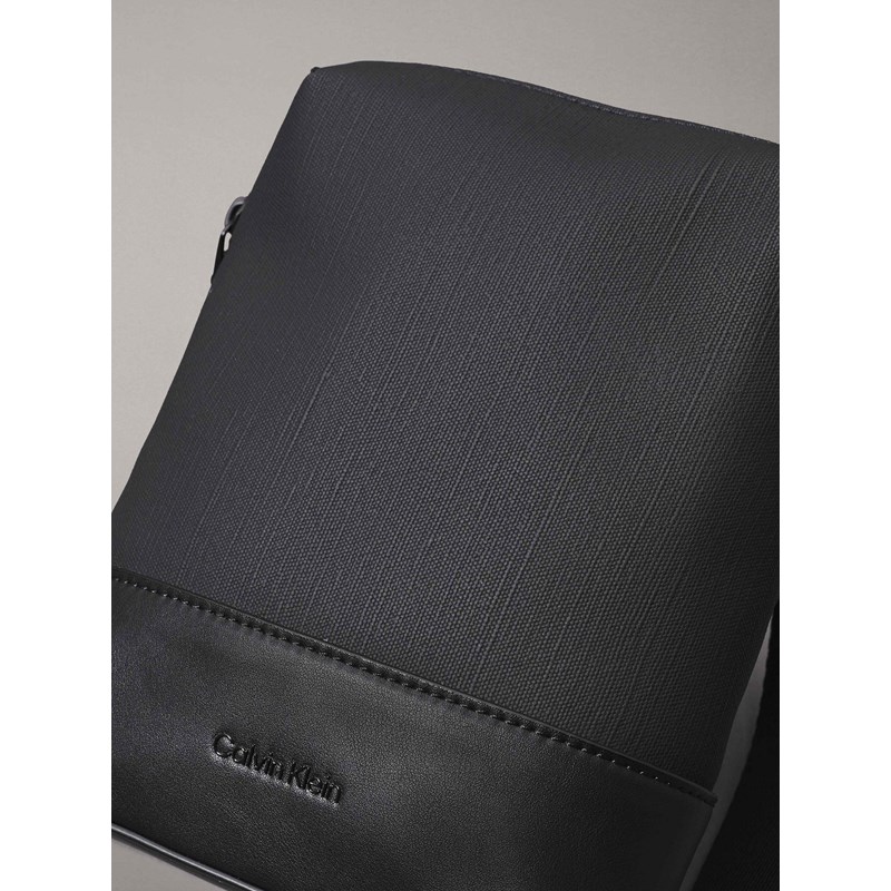 Calvin Klein<br>Crossover Sensuel Reporter