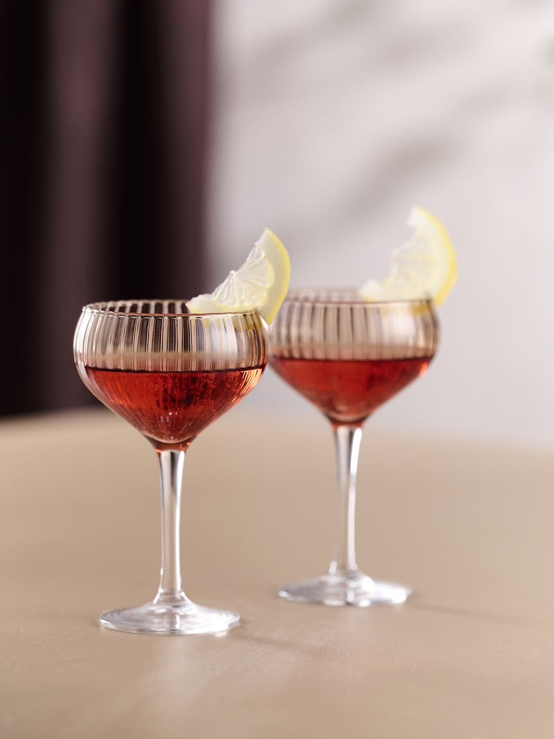 Bartlett cocktailglass. 4pk Amber, brunt og grått glass med riller. Assorterte farger. 25 cl.