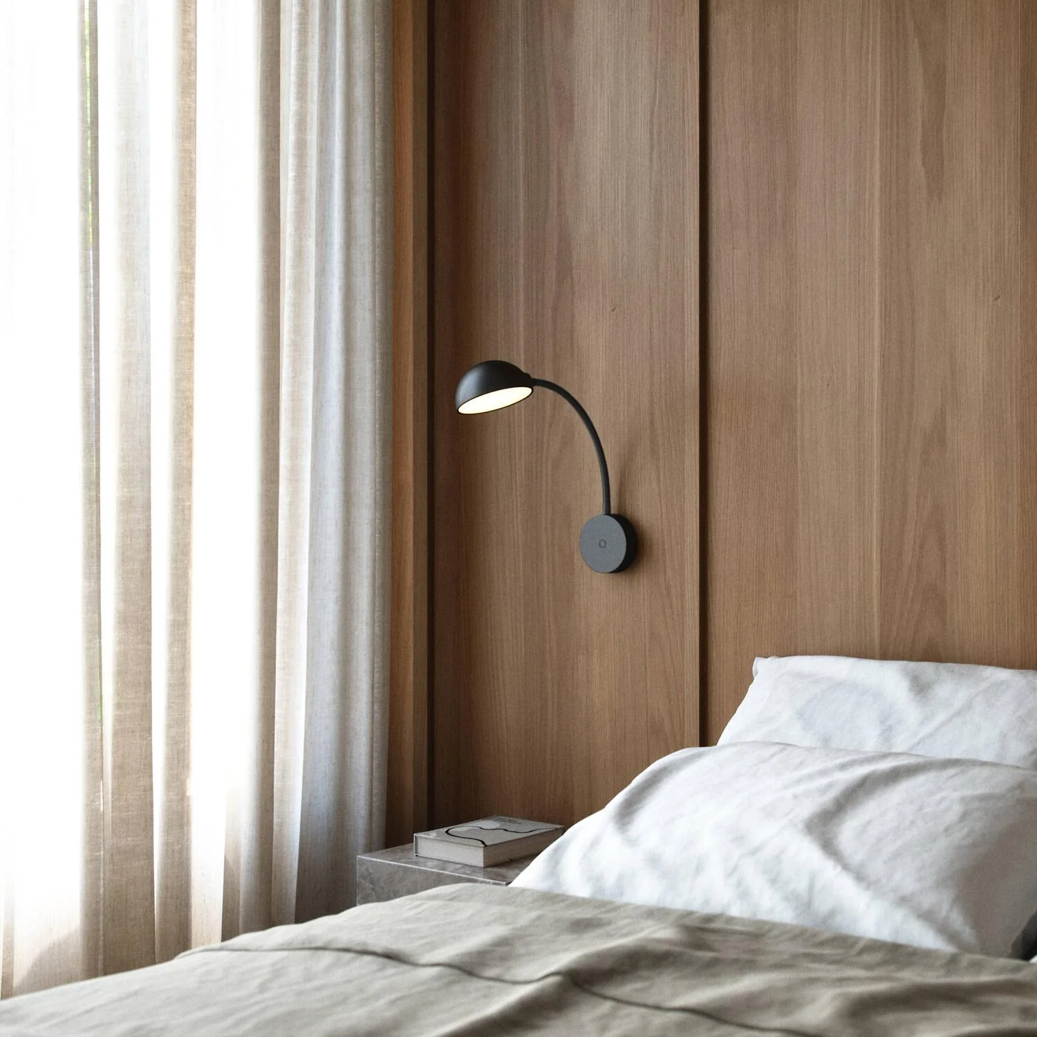 Design For The People  Nomi væglampe - sort