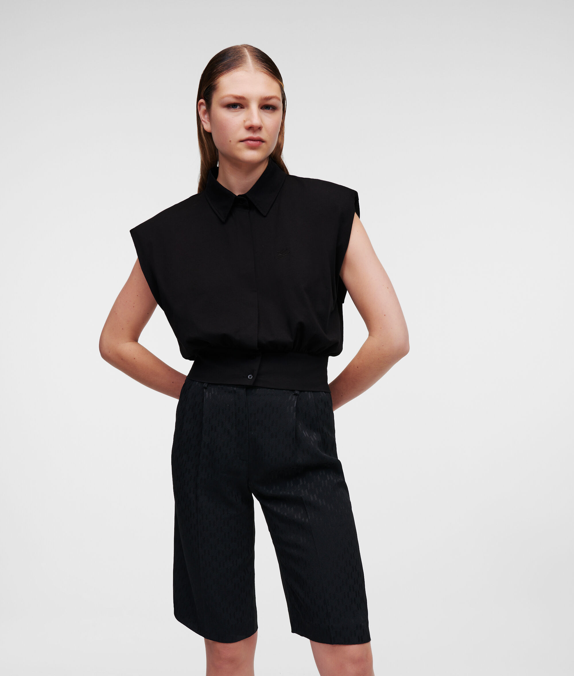 CHEMISE SANS MANCHES CROPPED AVEC ÉPAULETTES