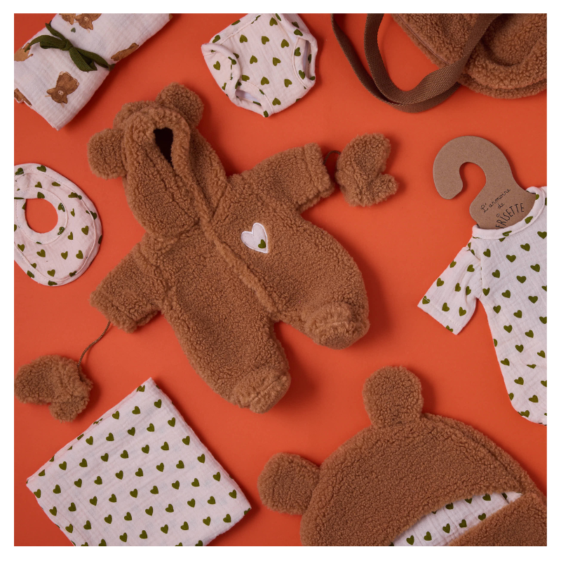 Set à langer pour poupée fausse fourrure et cœurs - Bébé Highland Frisette