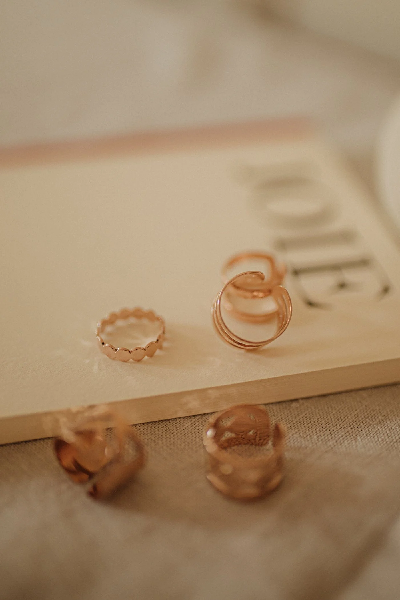 ELIOTT - Bague martelée plaqué or rose | Rose