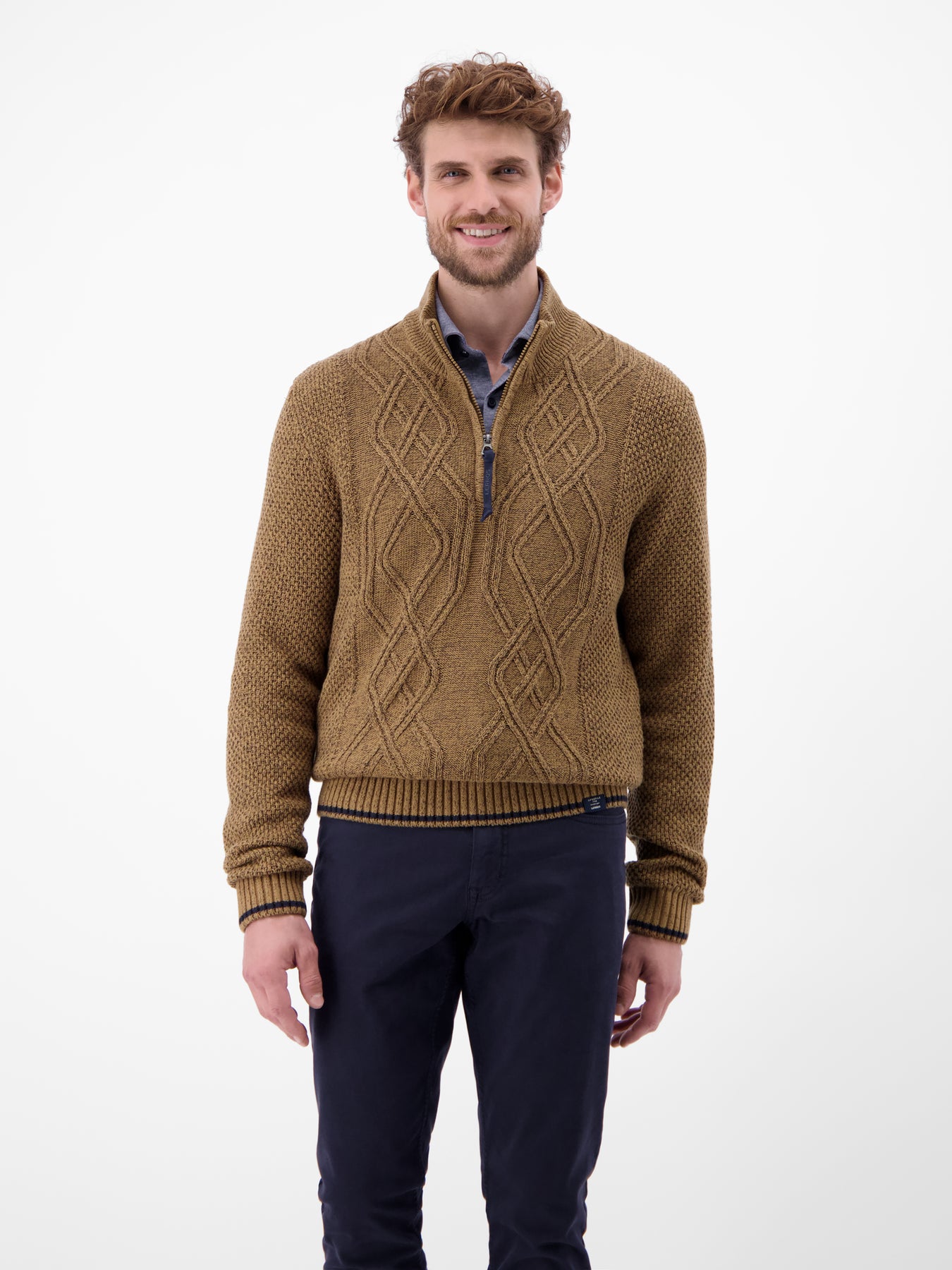 Strickpullover mit Zopfmuster und Troyerkragen