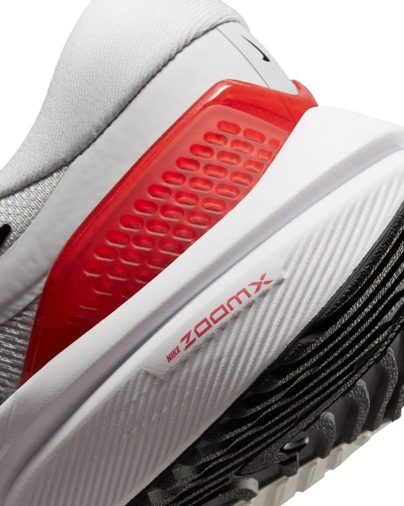 Chaussures de running Nike Vomero 16 Gris pour homme