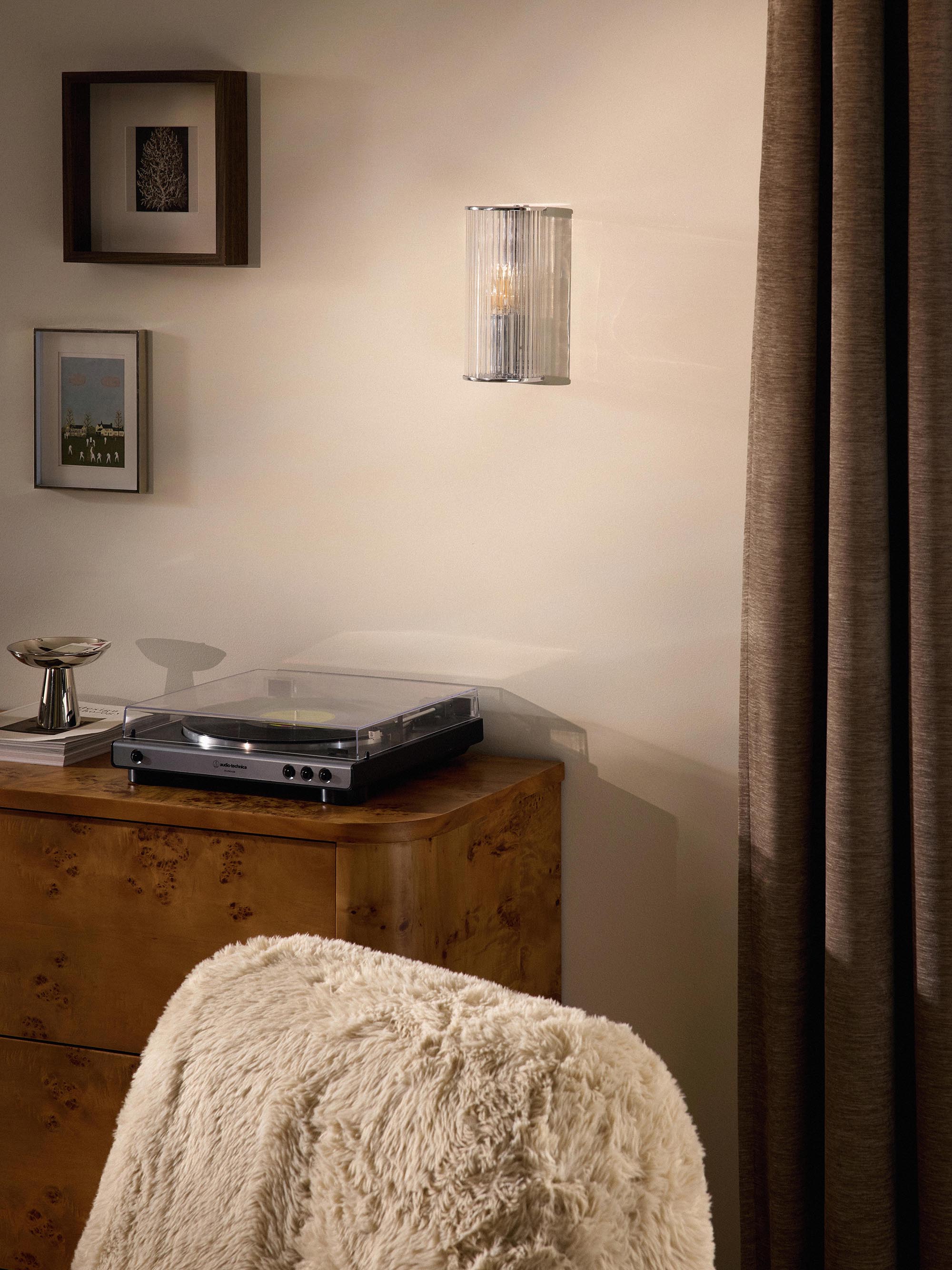 Wandlamp met geribbeld glas Emmi