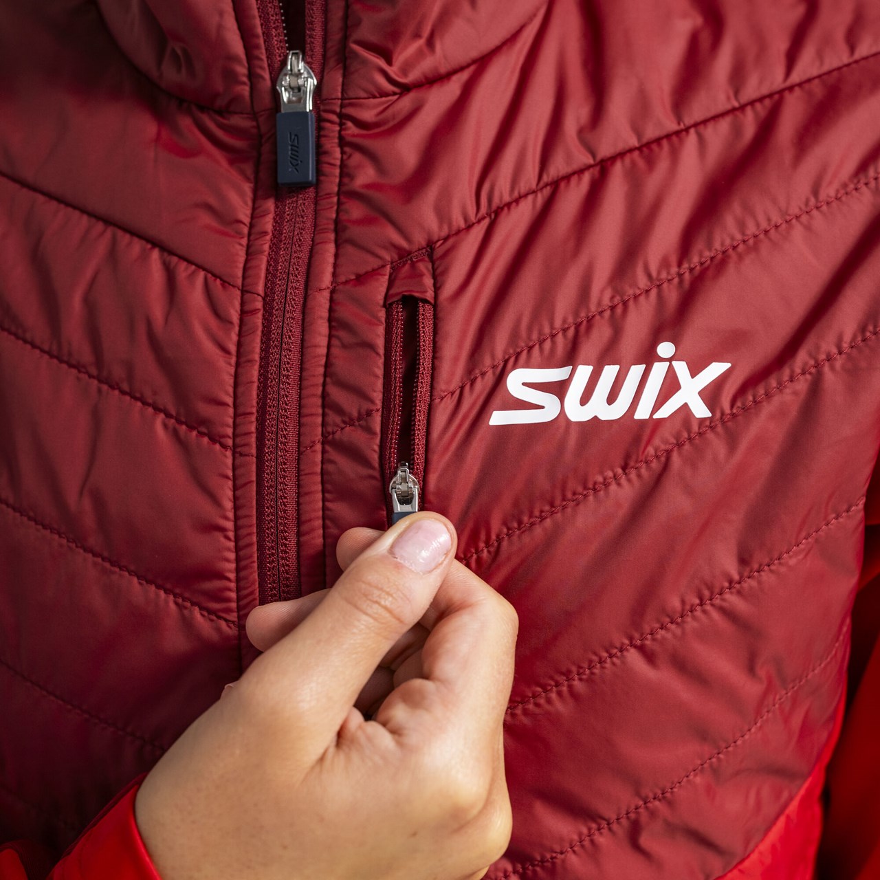 Swix Dynamic Hybrid Insulated Jacket Womens Rhubarb Red/Swix Red
