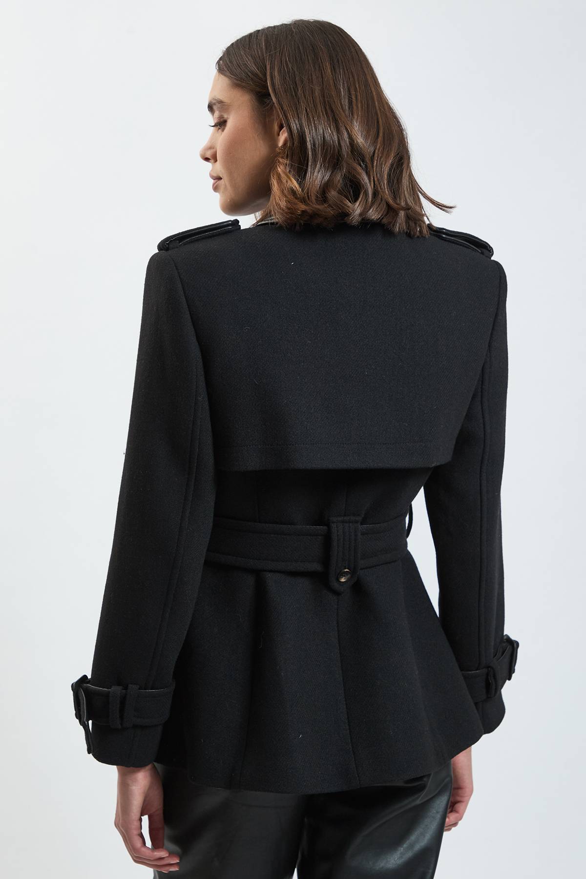 KarenMillen Caban Court En Laine Avec Détails En Synthétiquecuir