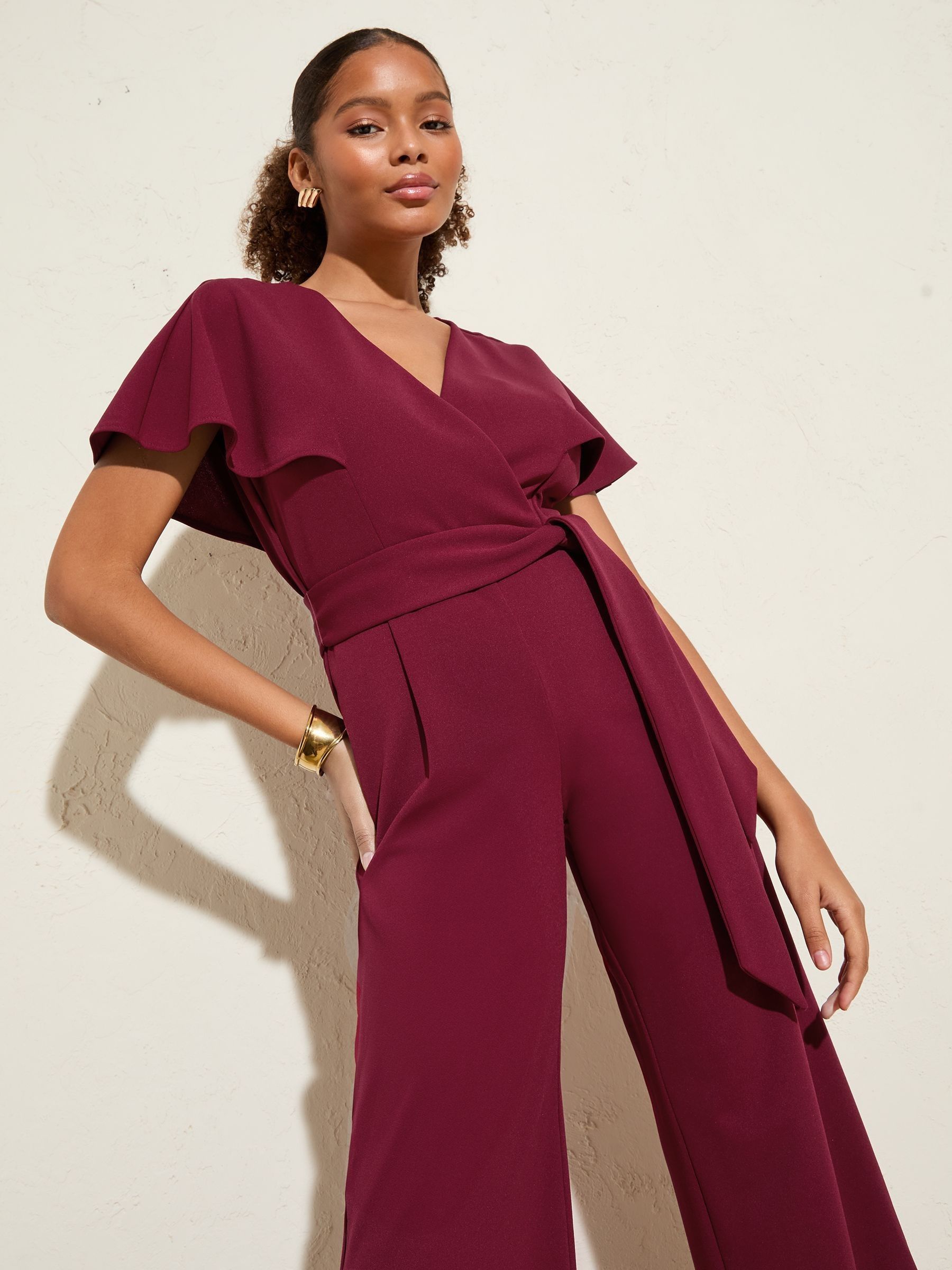 Friends Like These Jumpsuit met korte ruchemouwen en overslag in scuba-stof