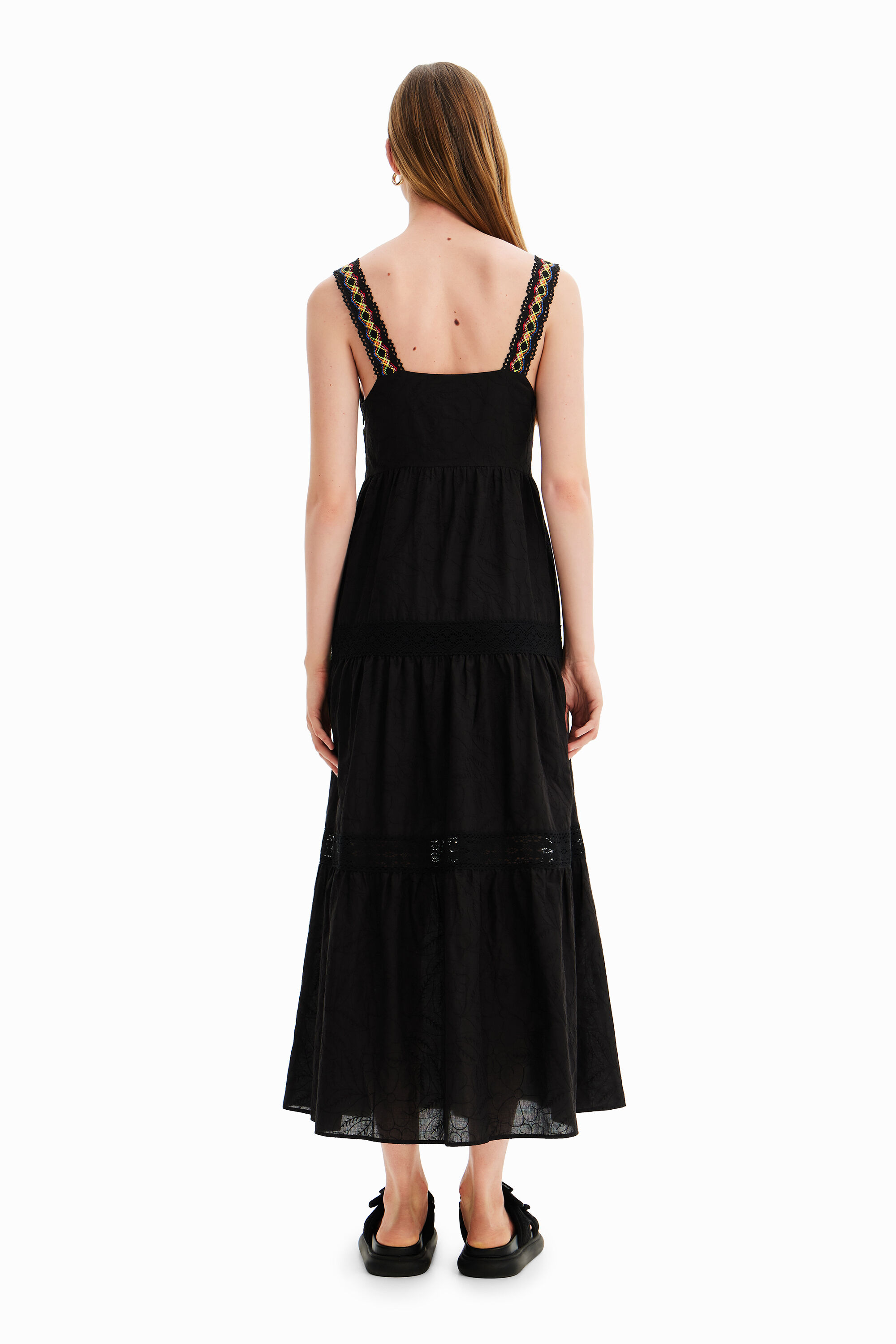 Robe longues bretelles broderie