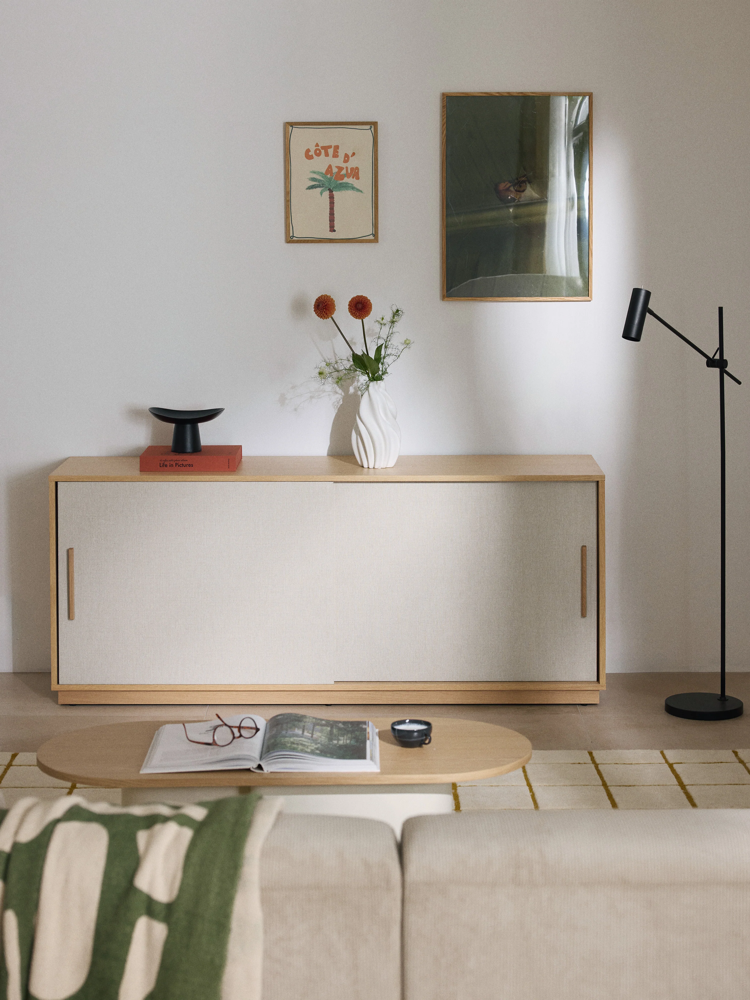 Houten dressoir Wisp met gestoffeerde voorzijde
