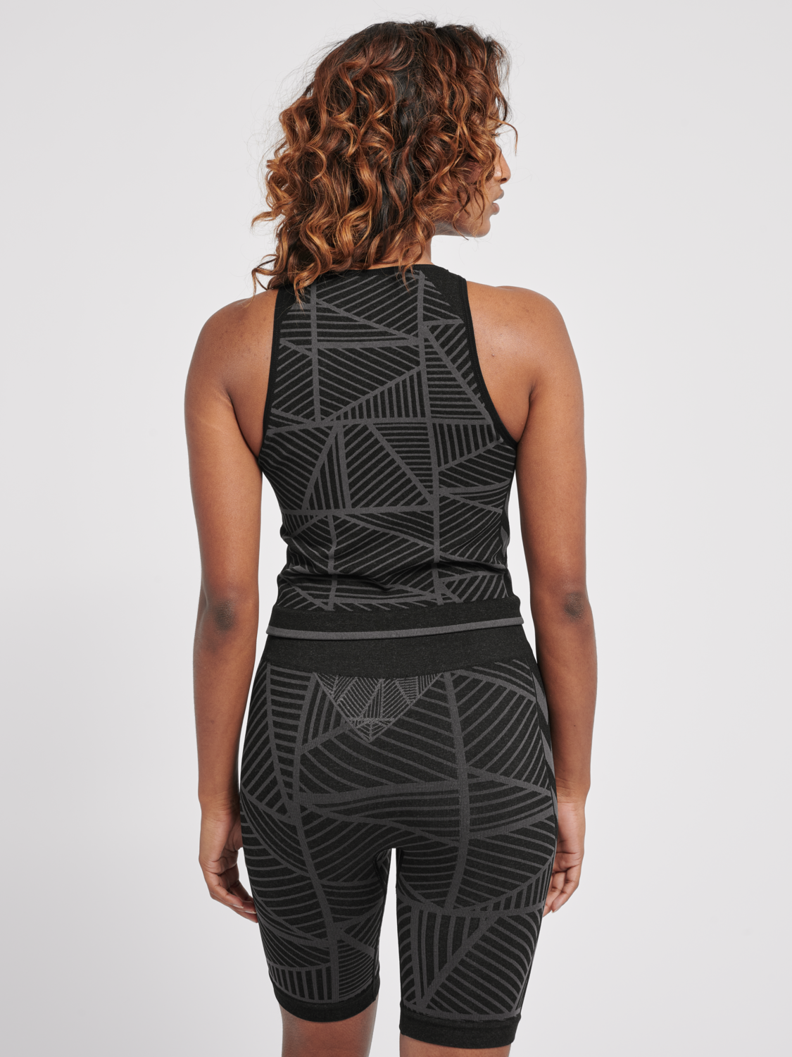 hmlMT ENERGY SEAMLESS CROP TOP