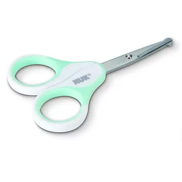 Tesoura Nuk Hygiene com ponta redonda e estojo.