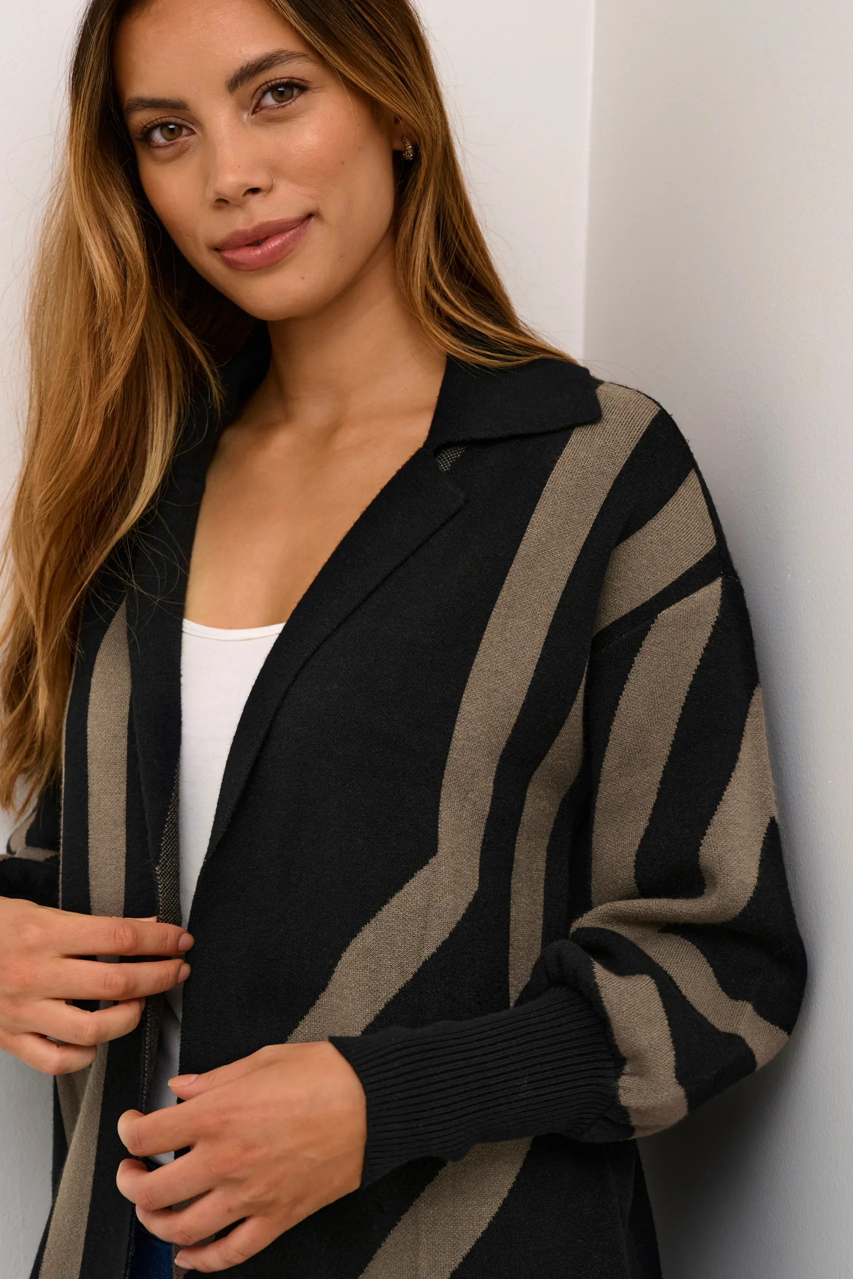 Culture - Aicha Jaquard Cardigan - Black
