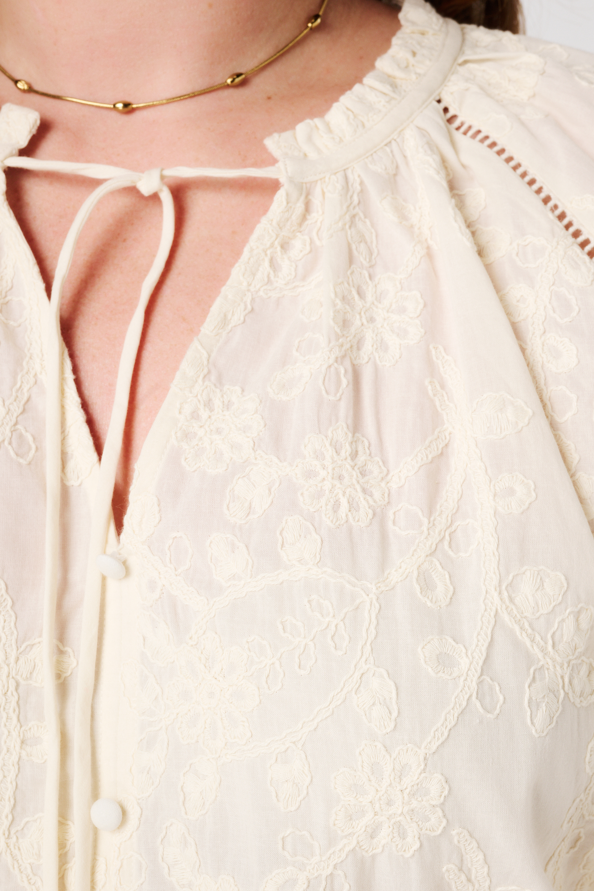 Blouse met broderie Cream