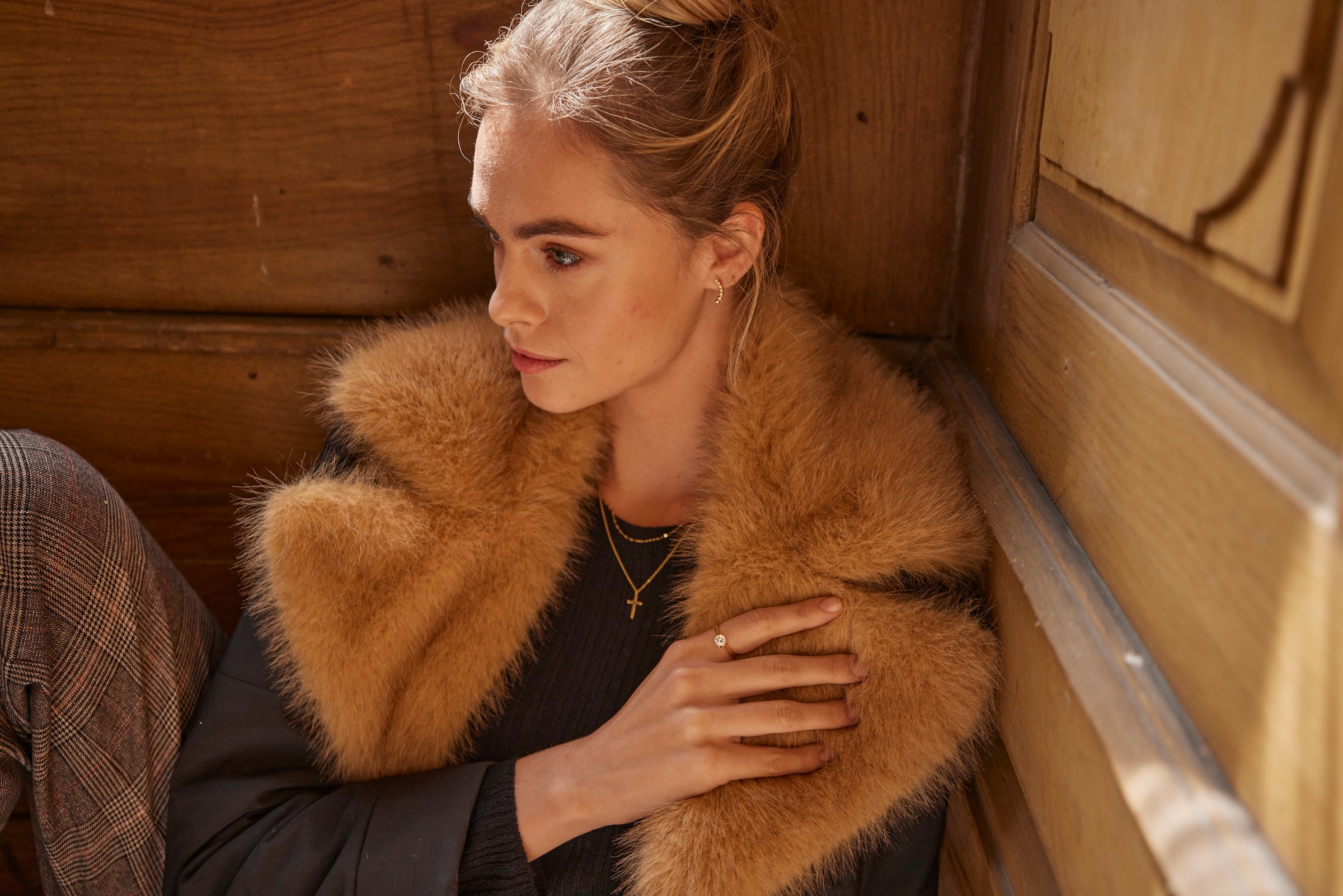 Aniston CASUAL Outdoorjacke mit flauschigem Fellimitat verziert - NEUE KOLLEKTION