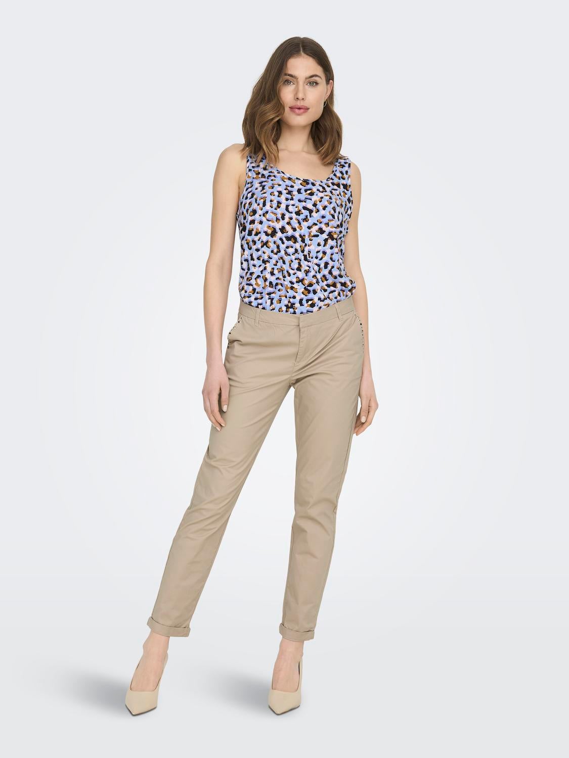 ONLBIANA Normal geschnitten Chino Hose Oxford Tan