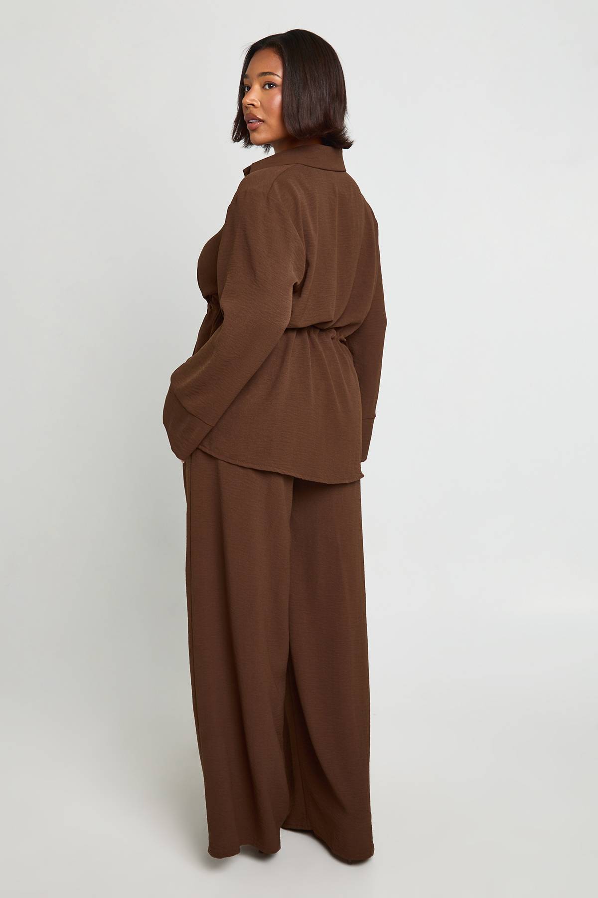 boohoo Plus Chemise en tissu à nouer à la taille & Pantalon coordonné