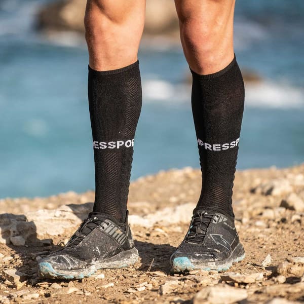 Chaussette compression COMPRESSPORT FULL SOCKS RUN BLACK