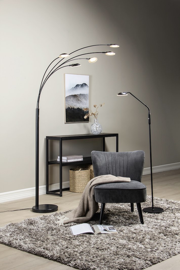 Cuba gulvlampe Matt sort med 5 lys. Dimmer