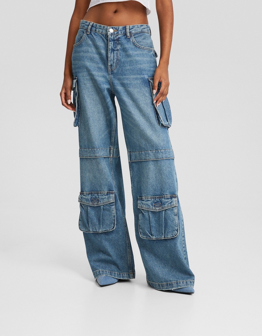 Calça cargo com vários bolsos