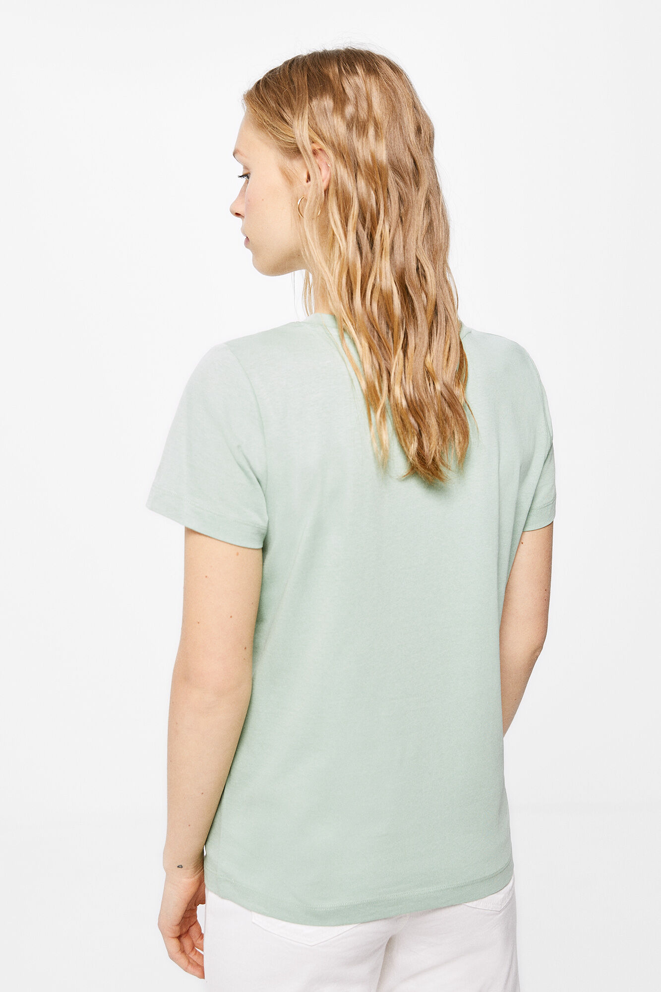 Camiseta com bolso de lantejoulas