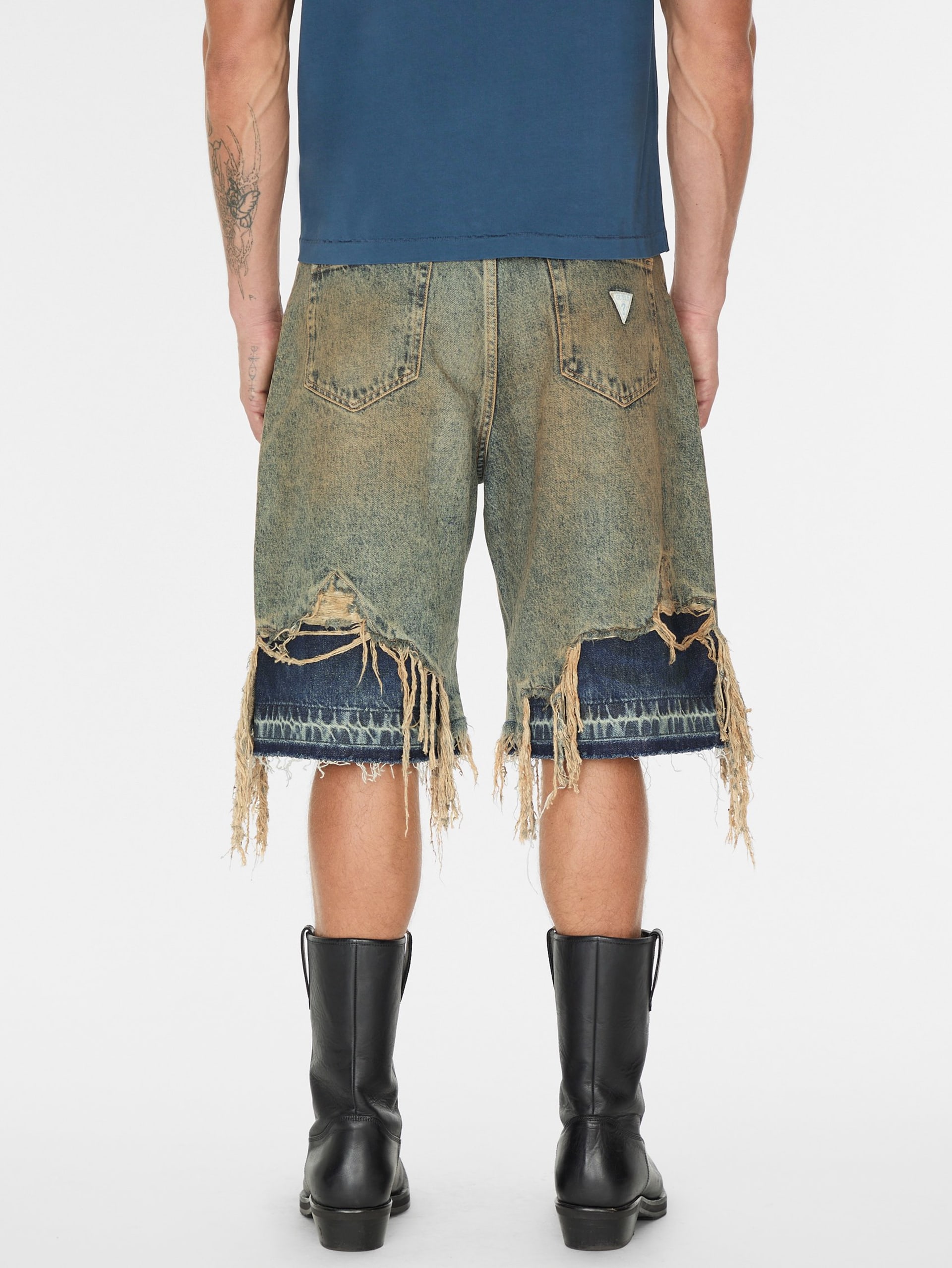short jeans desgastado