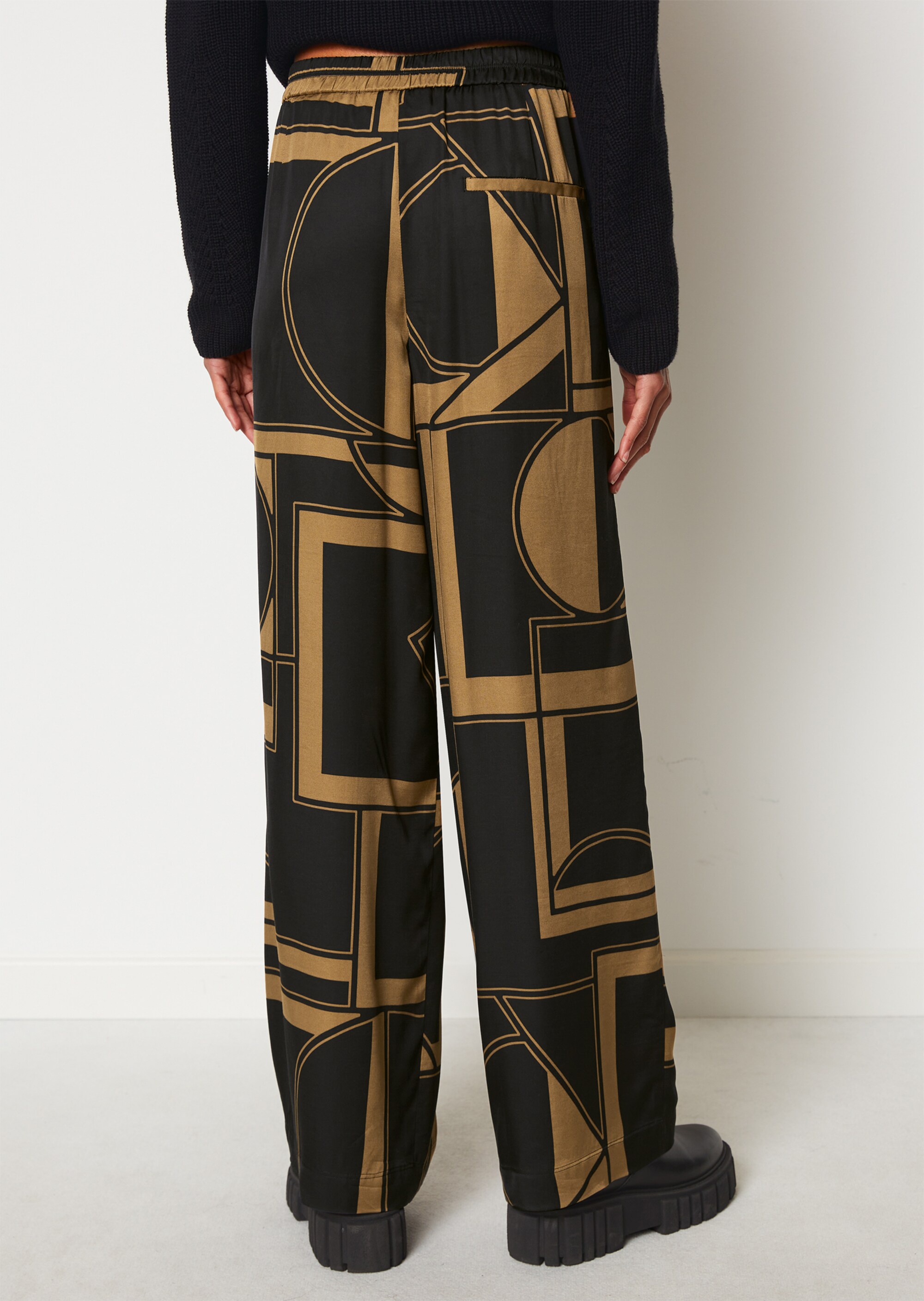 Schlupfhose wide aus bedruckter Viskose