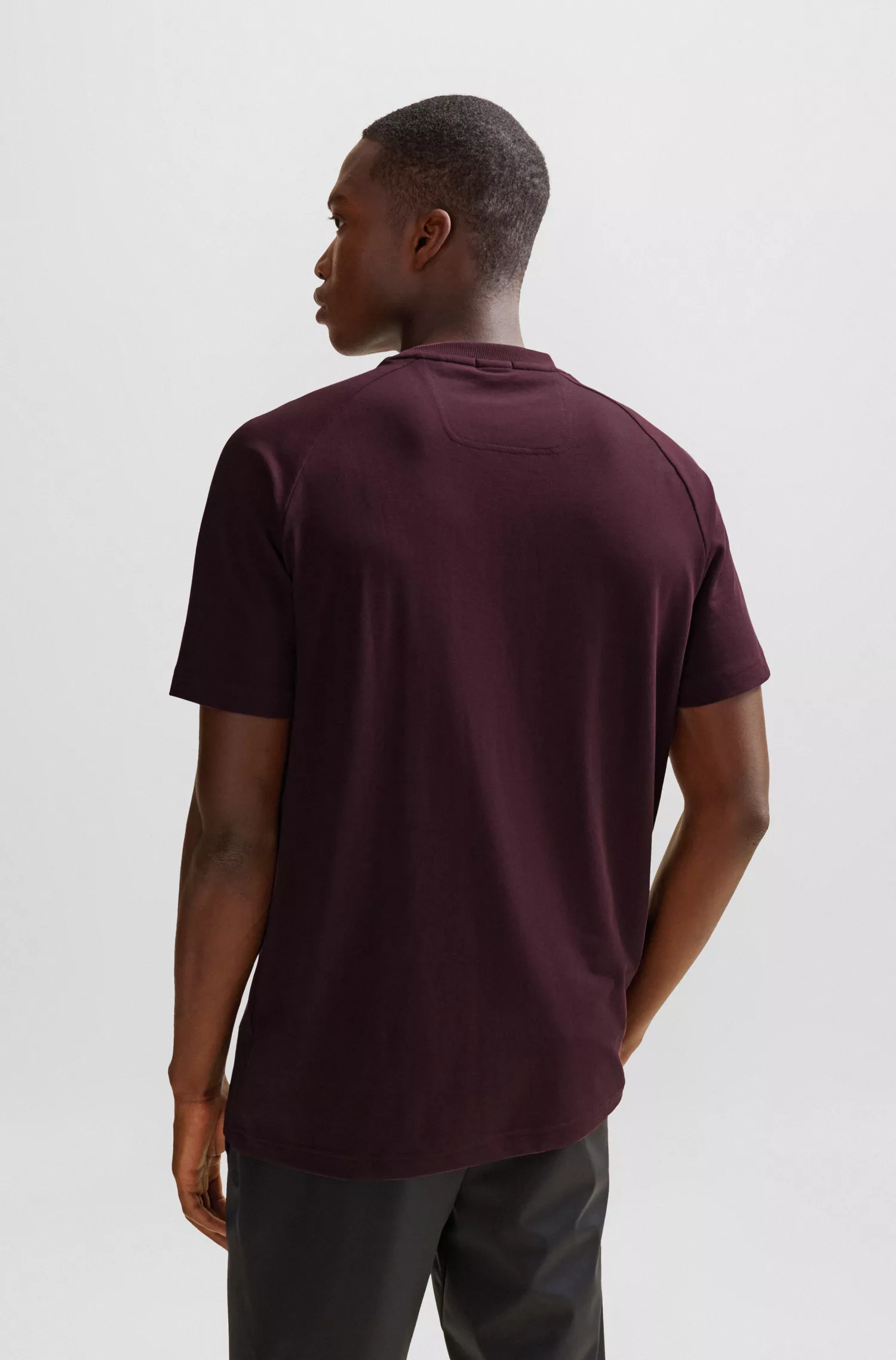 Camiseta BOSS verde de algodão misto com modelagem regular e estampa do logotipo.