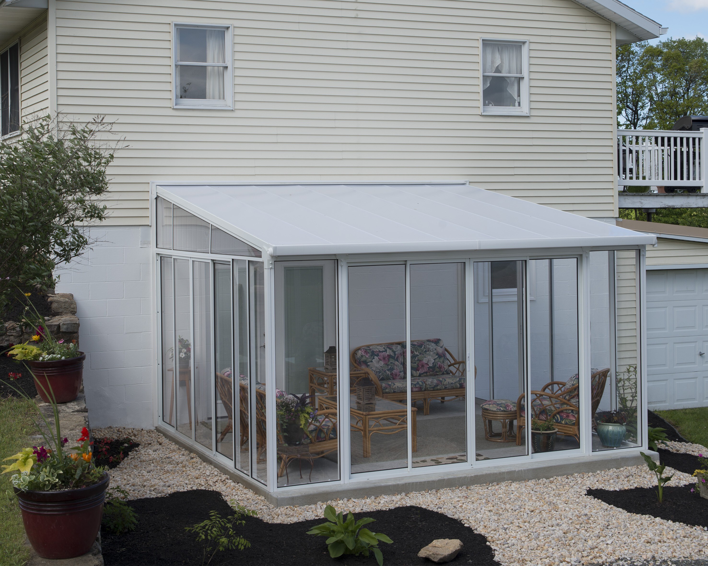 Palram - CanopiaSanRemo Wintergarten, weiß in cm 425x382x310 (LxBxH)
