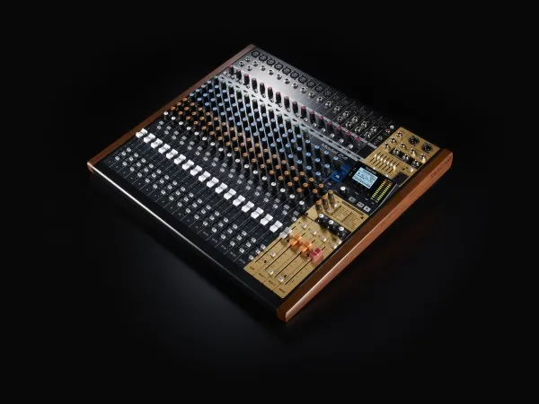 Tascam Model 24, 24 kanaler, Bluetooth, 52 W, Sort, Guld, Træ
