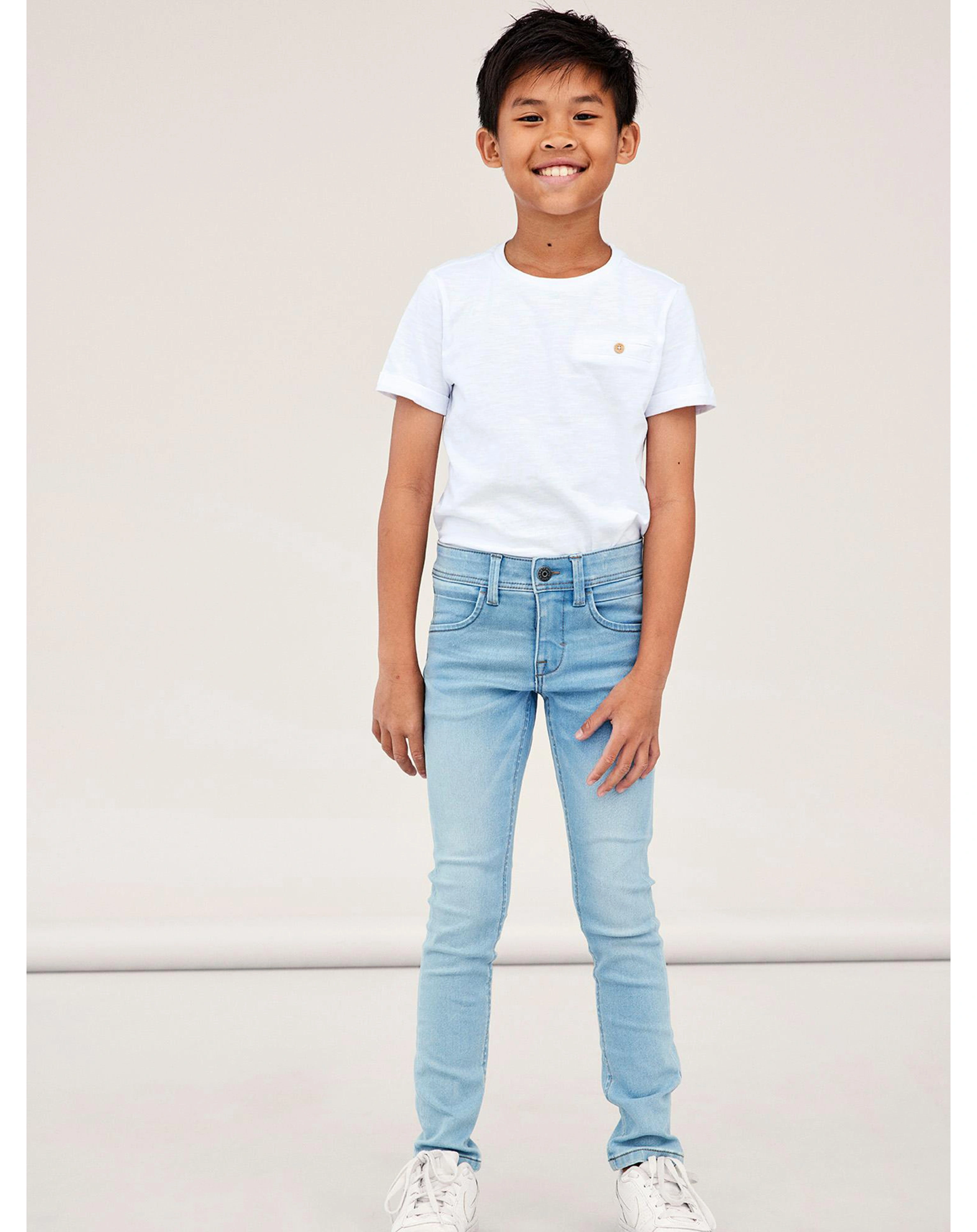Jeanshose NKMSILAS DNMTAX in light blue