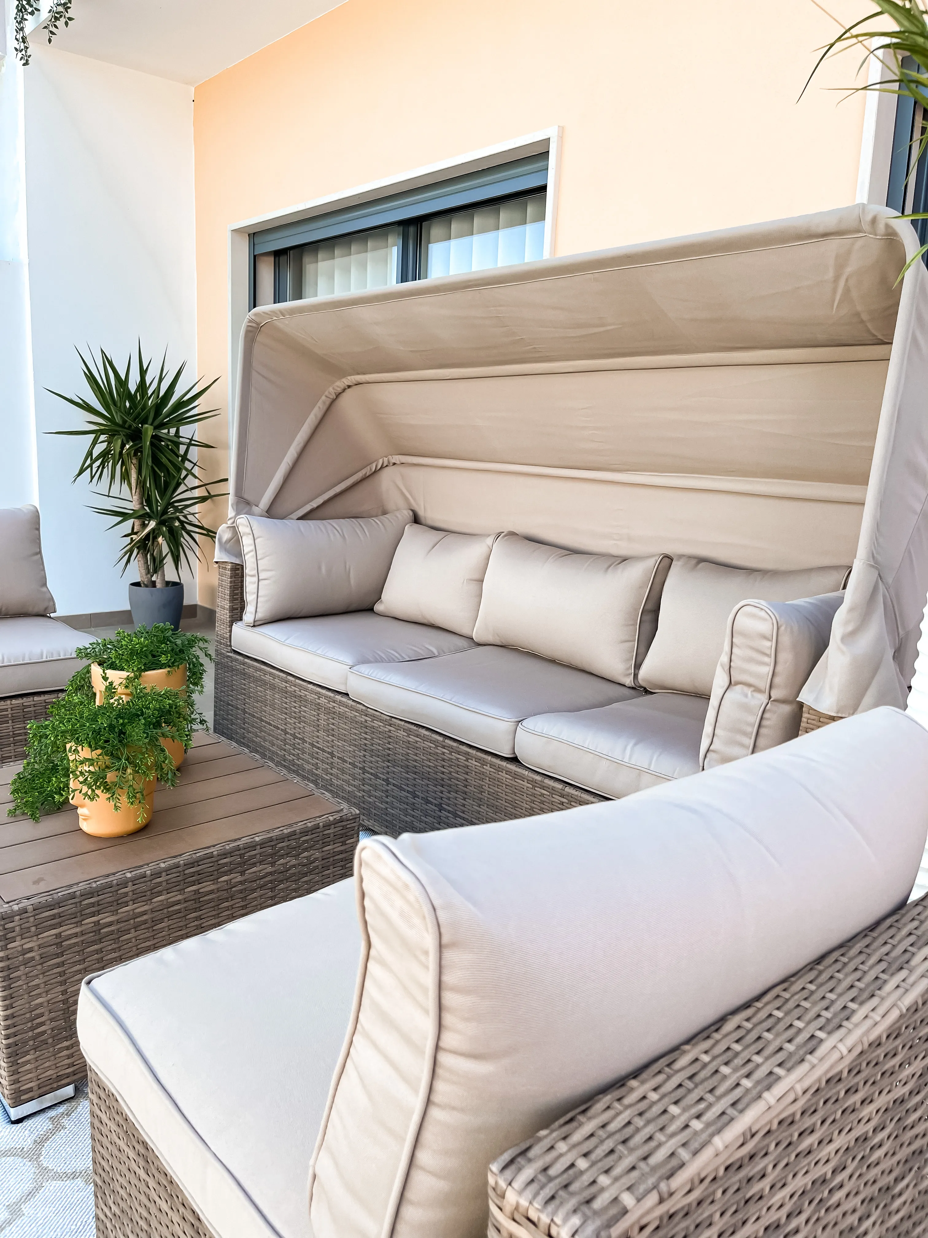 Loungeset met tafel 5-zits COCCOLIA modulair PE rotan Beige