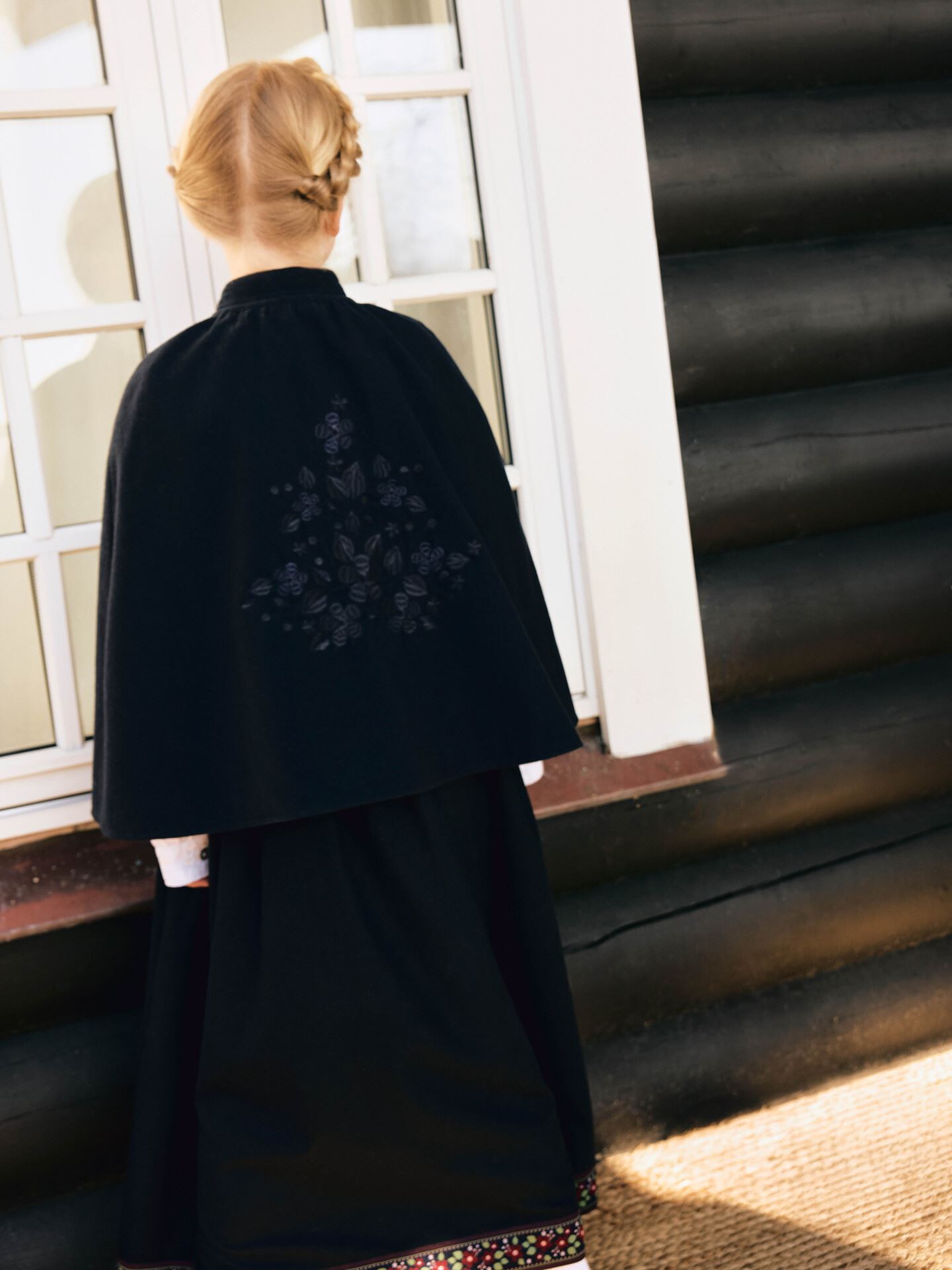 Tetina Wool Cape Vl Xxv