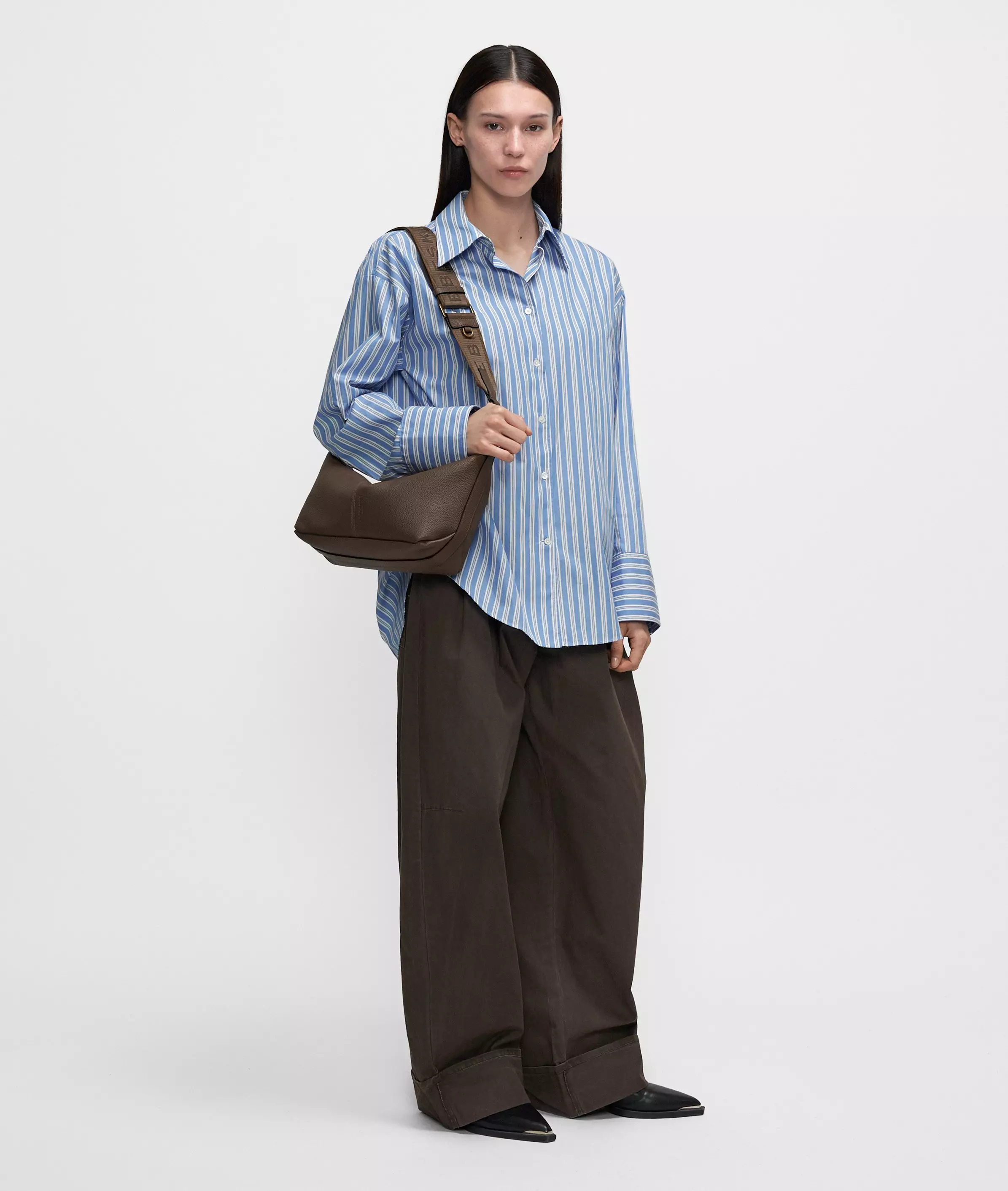 Paris Hobo S Handy hobo bag made from high-quality sheepskin