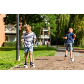 Outdoor play hout loopklossen