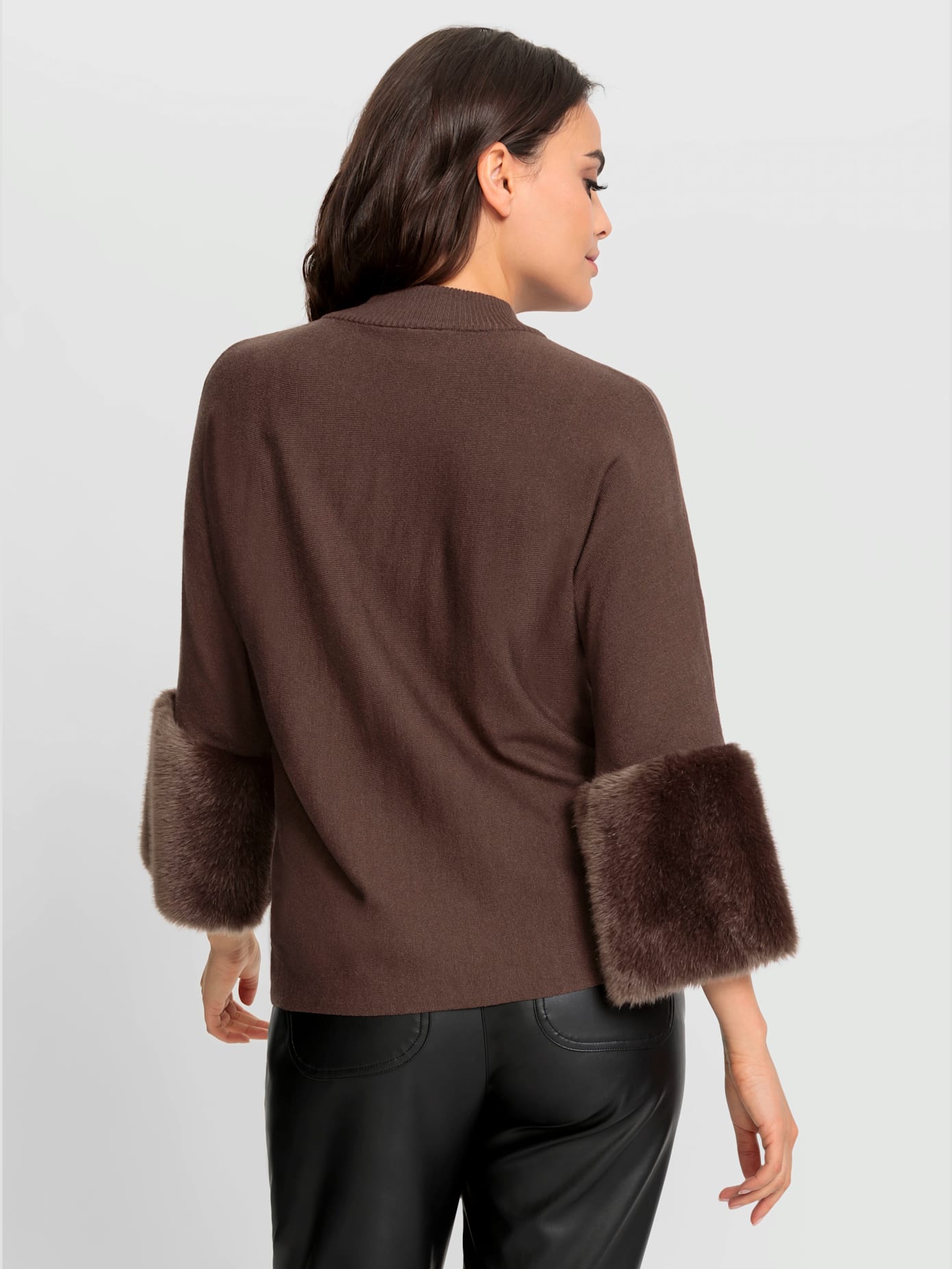 Pull manches 3/4, imitation fourrure moelleuse intégrée