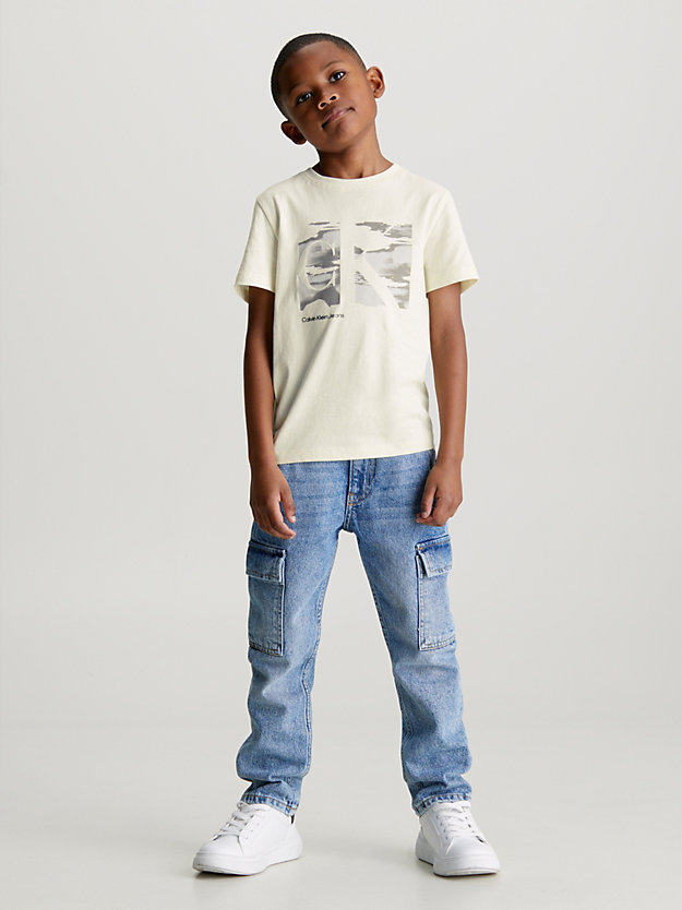 Camiseta com monograma