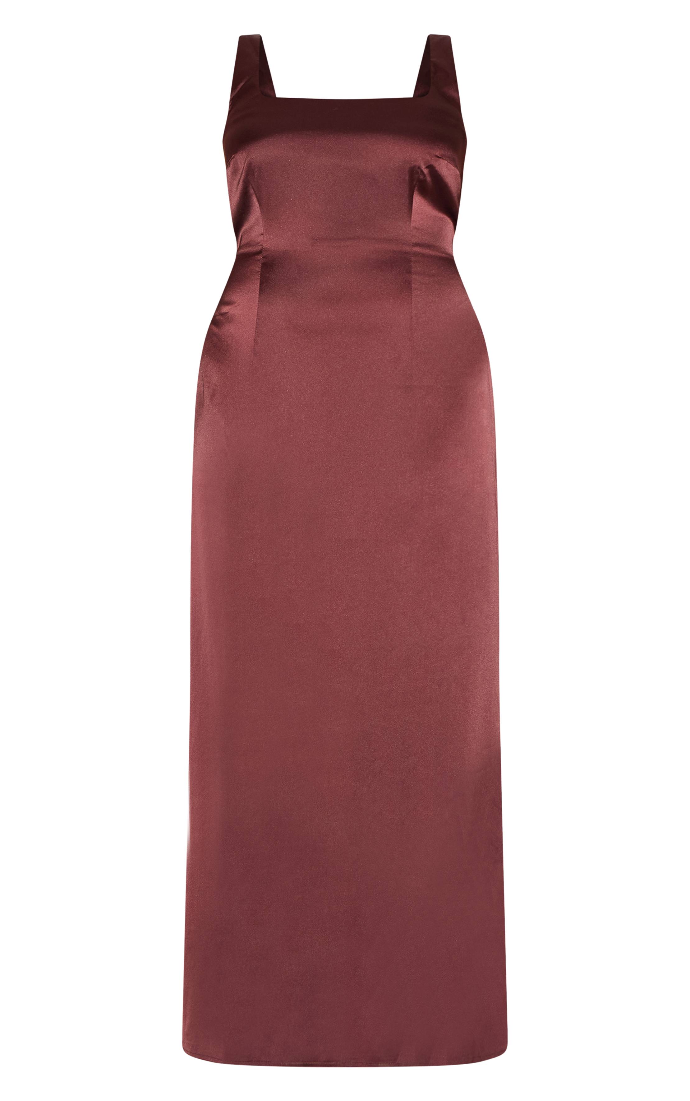 Chocolat Robe Mi-longue Grande Taille En Satin Avec Dos Croisé