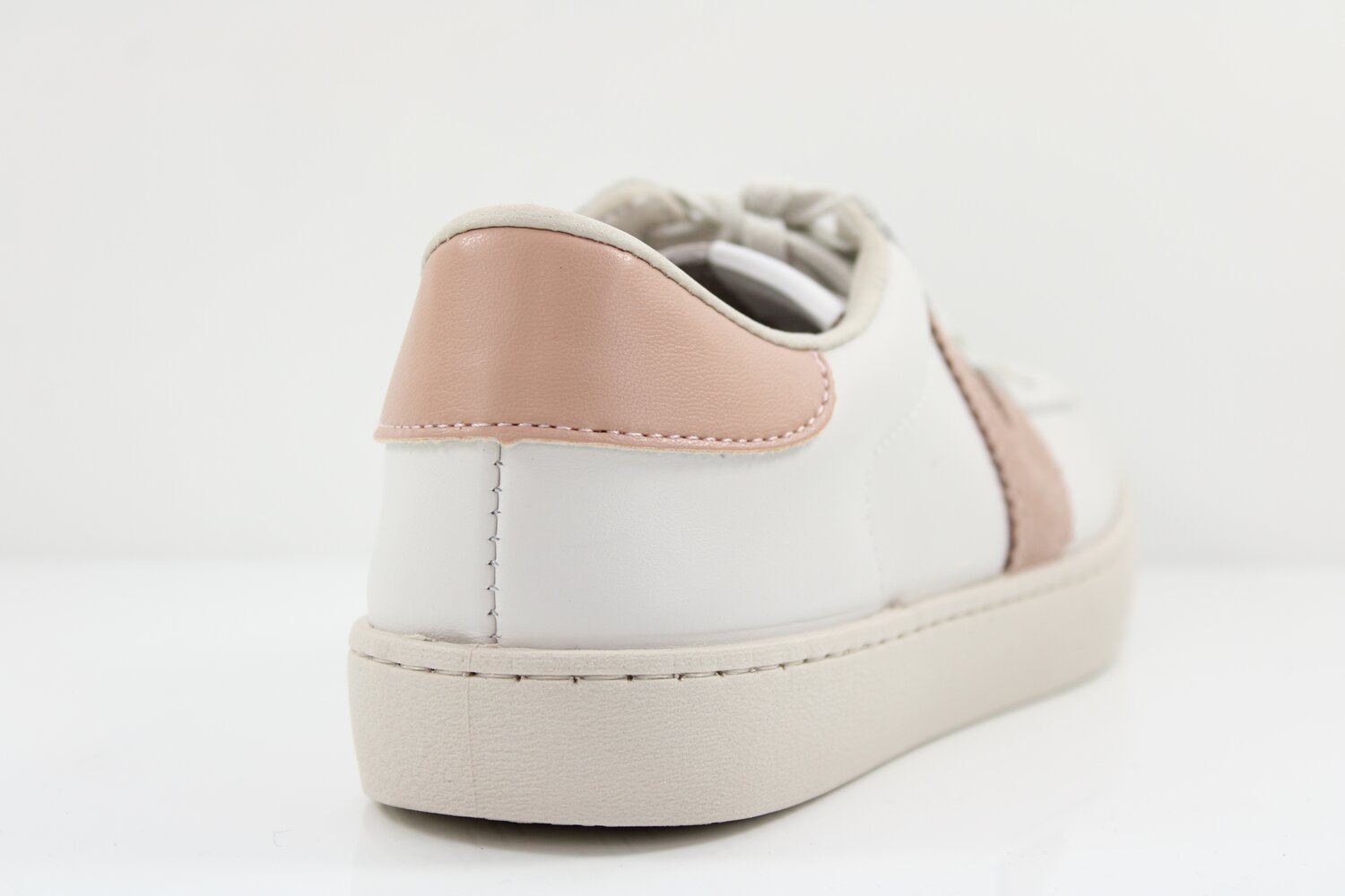 Victoria Sneaker