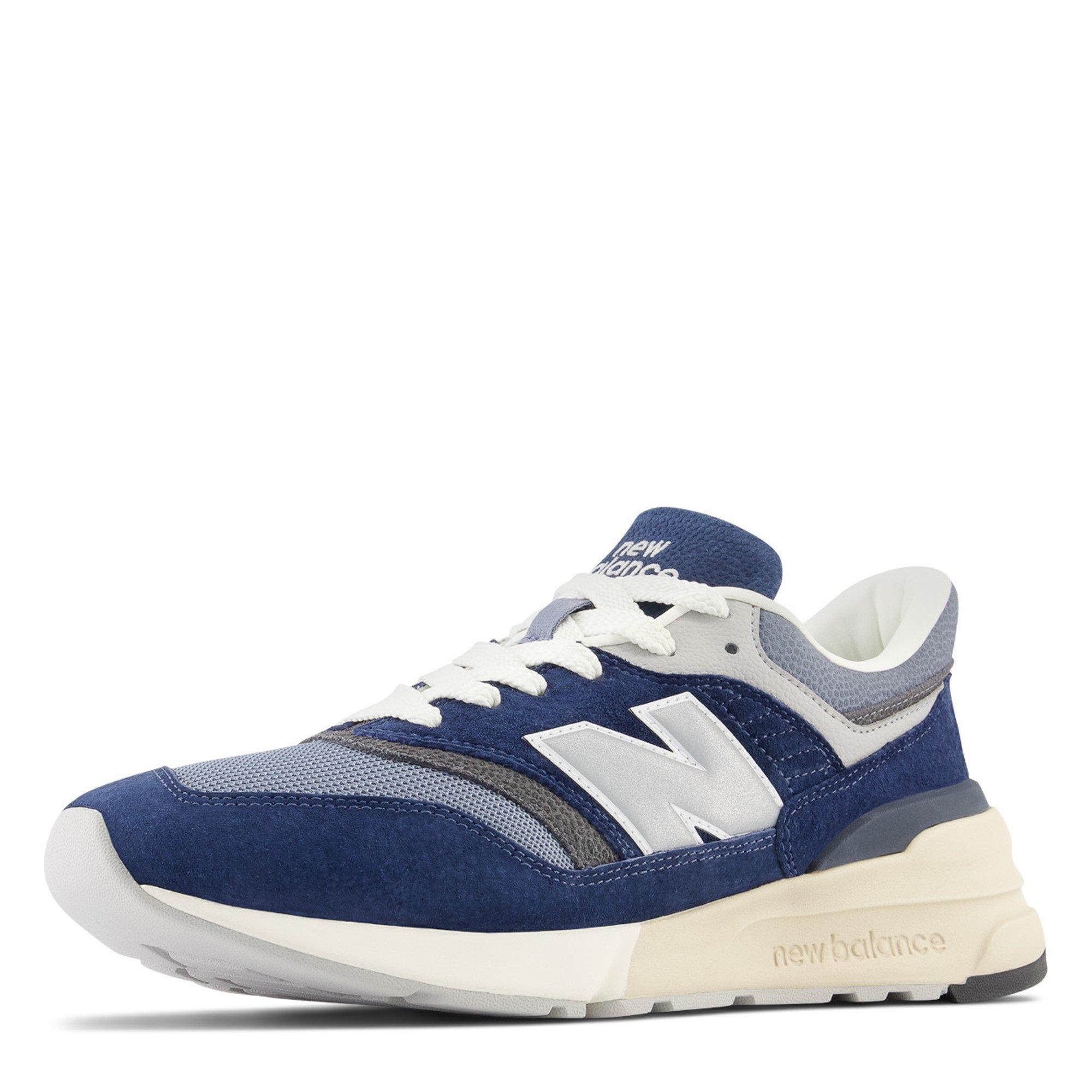 New Balance 977R Trainers