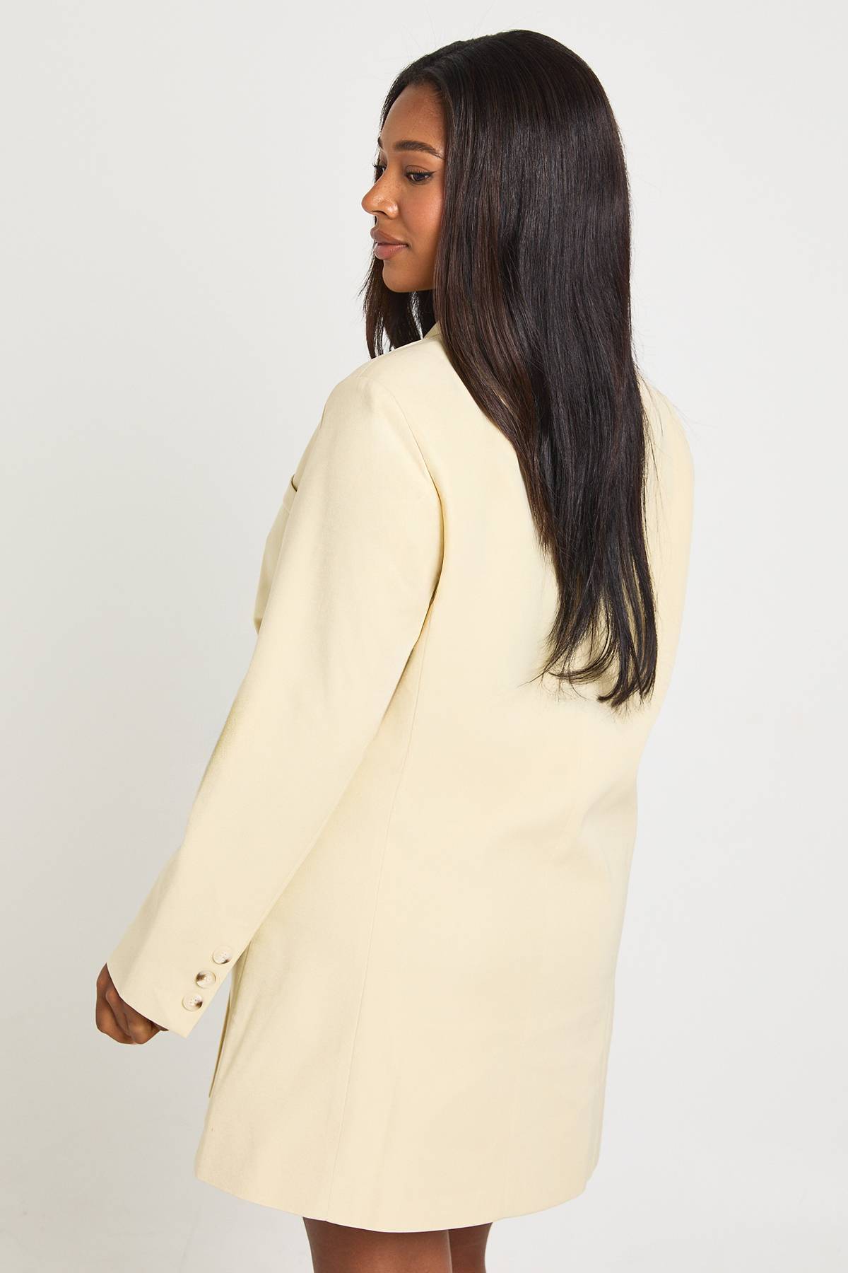 boohoo Robe Blazer Oversize Cache-cœur À Bouton Corne Grande Taille