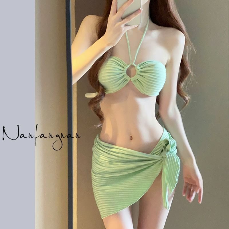 Meisjesbenodigdheden - Set: Halter effen hoepel accent bikini top + broekje + bedekkende rok
