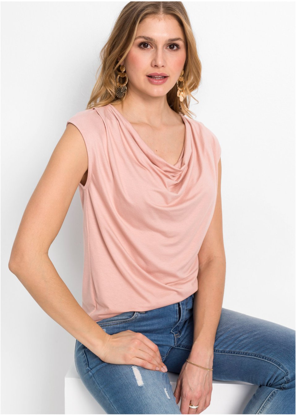 T-shirt à col bénitier