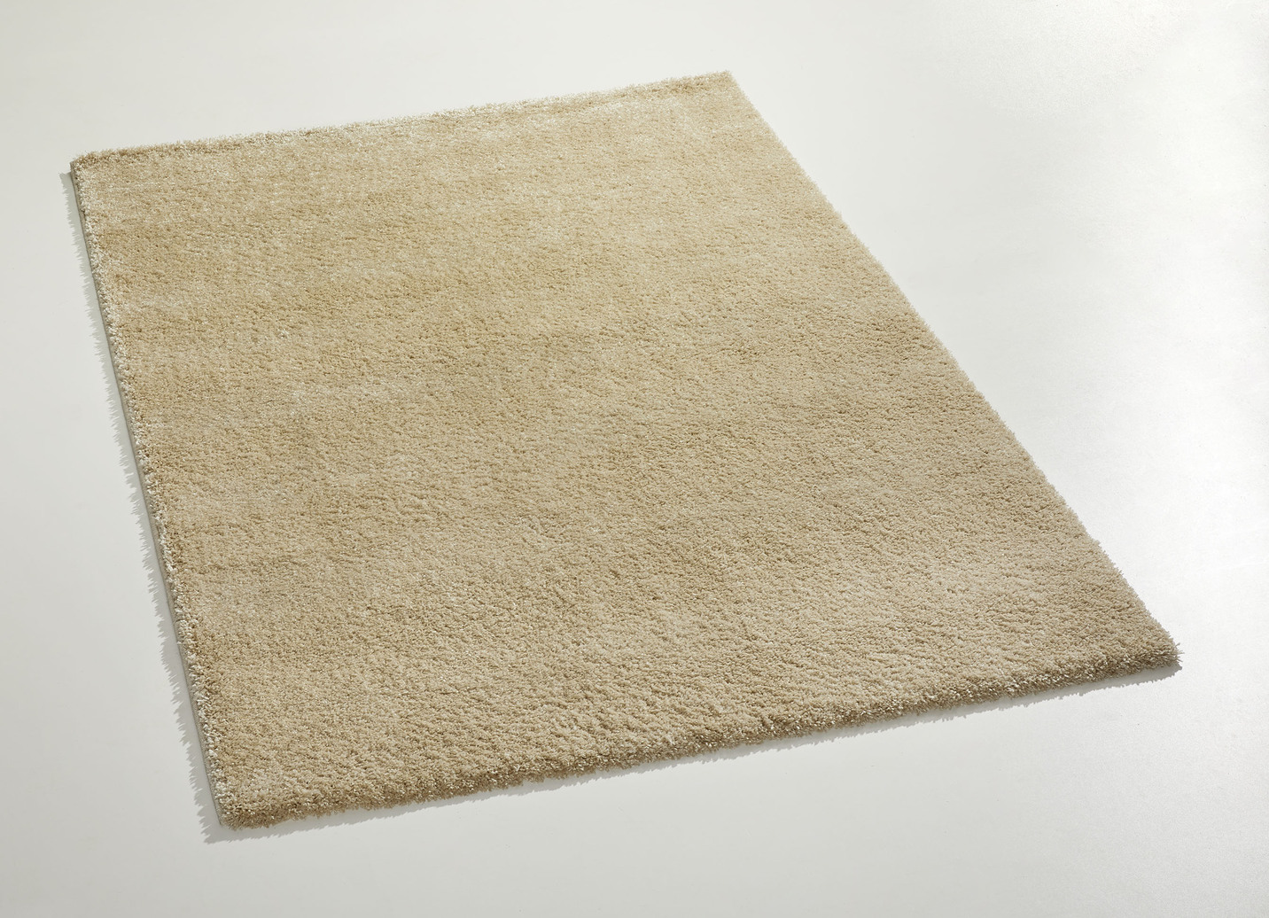 Handgetuftete Brücken und Teppiche mit dichtem Flor