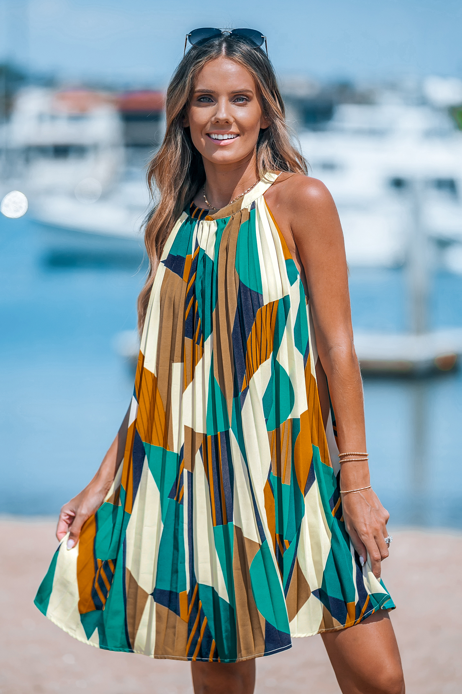 Robe mini ample sans manches à col montant abstraite