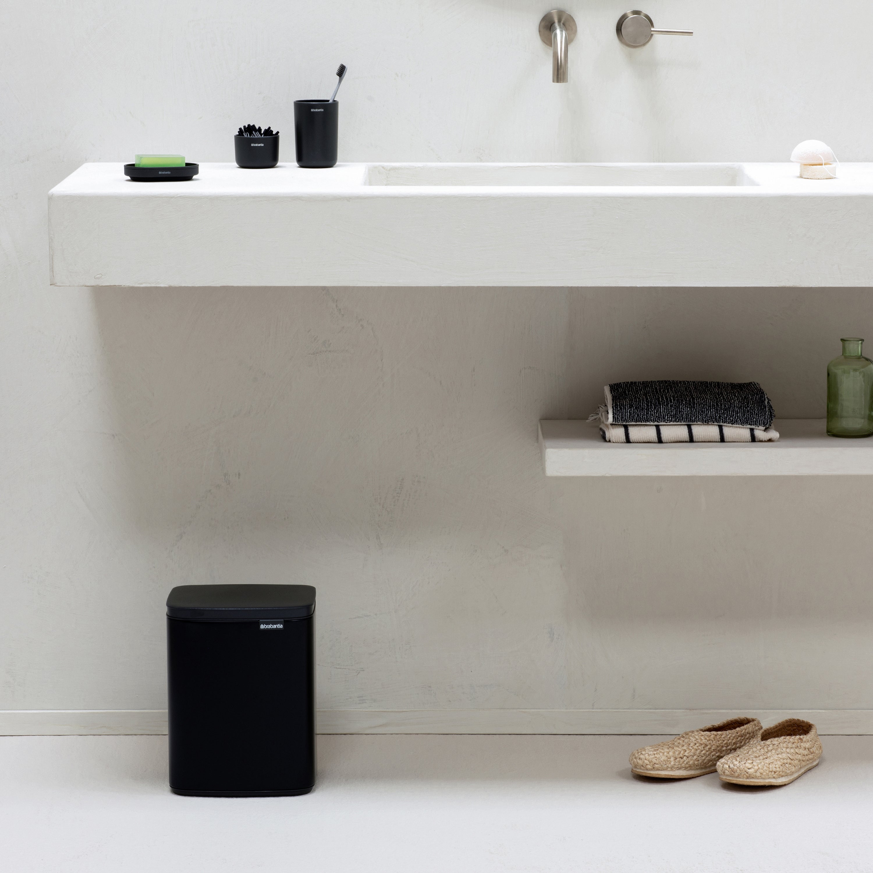 Brabantia Bo Afvalemmer 7 L - Matt Black