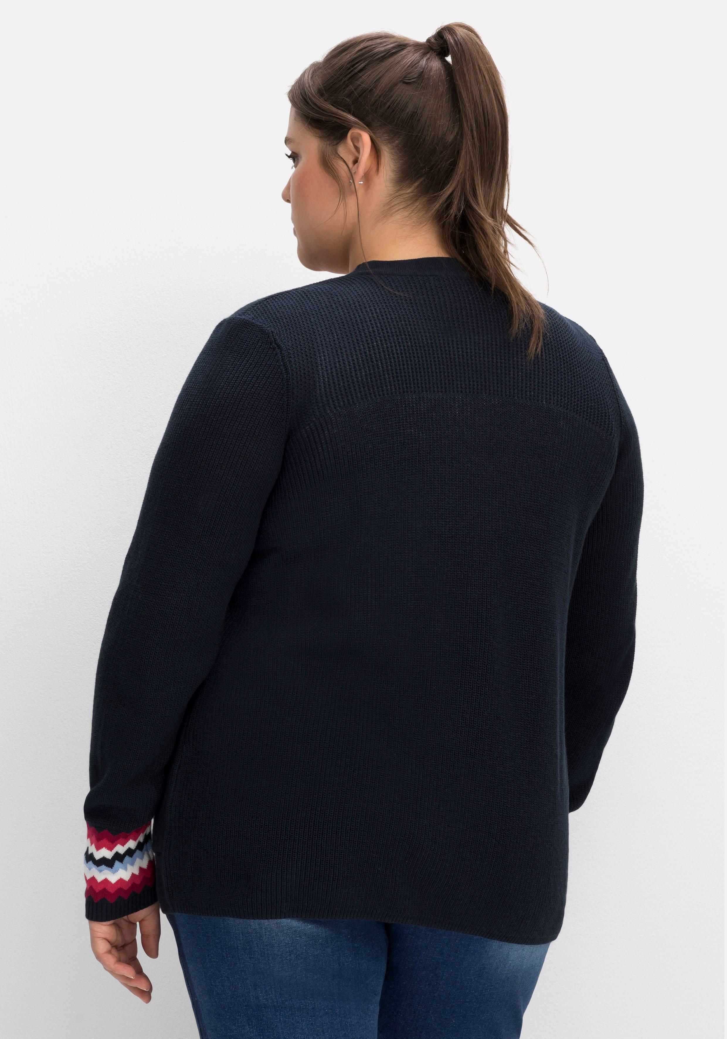Strickjacke mit Kontrastmuster am Ärmelsaum