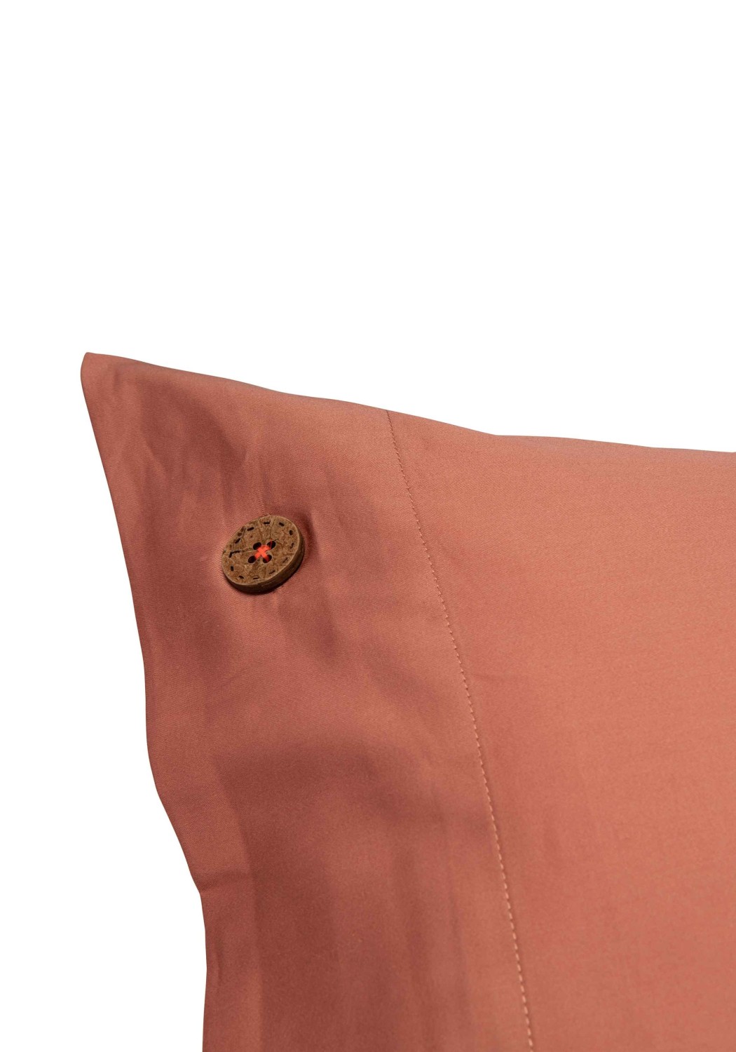 Storyfabrics Kissenbezug mit Kokosknöpfen Satin Terrakotta