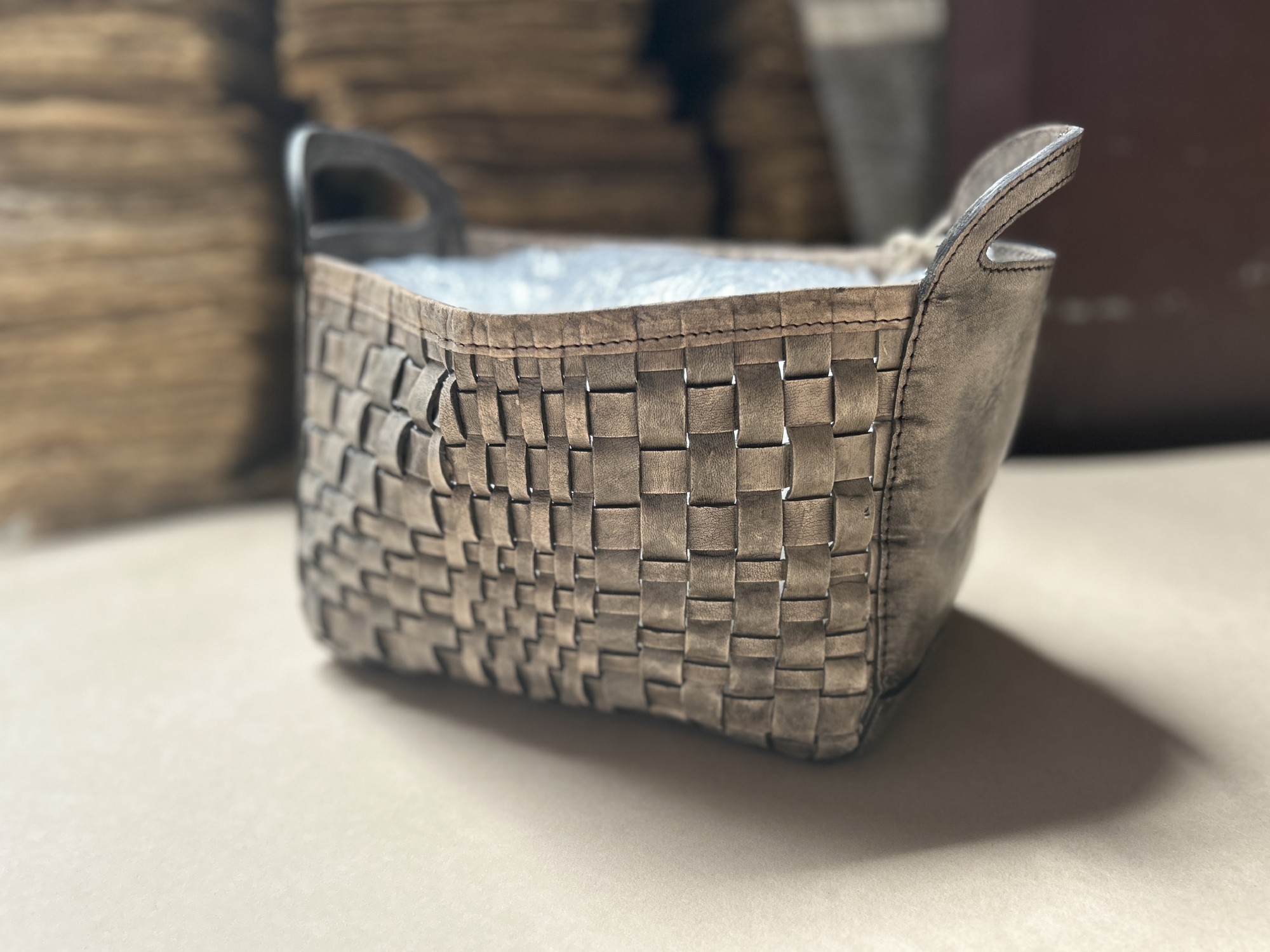 Geflochtener Lederkorb, braun, B 28 cm, L 15 cm, H 18 cm von fischer's lagerhaus
