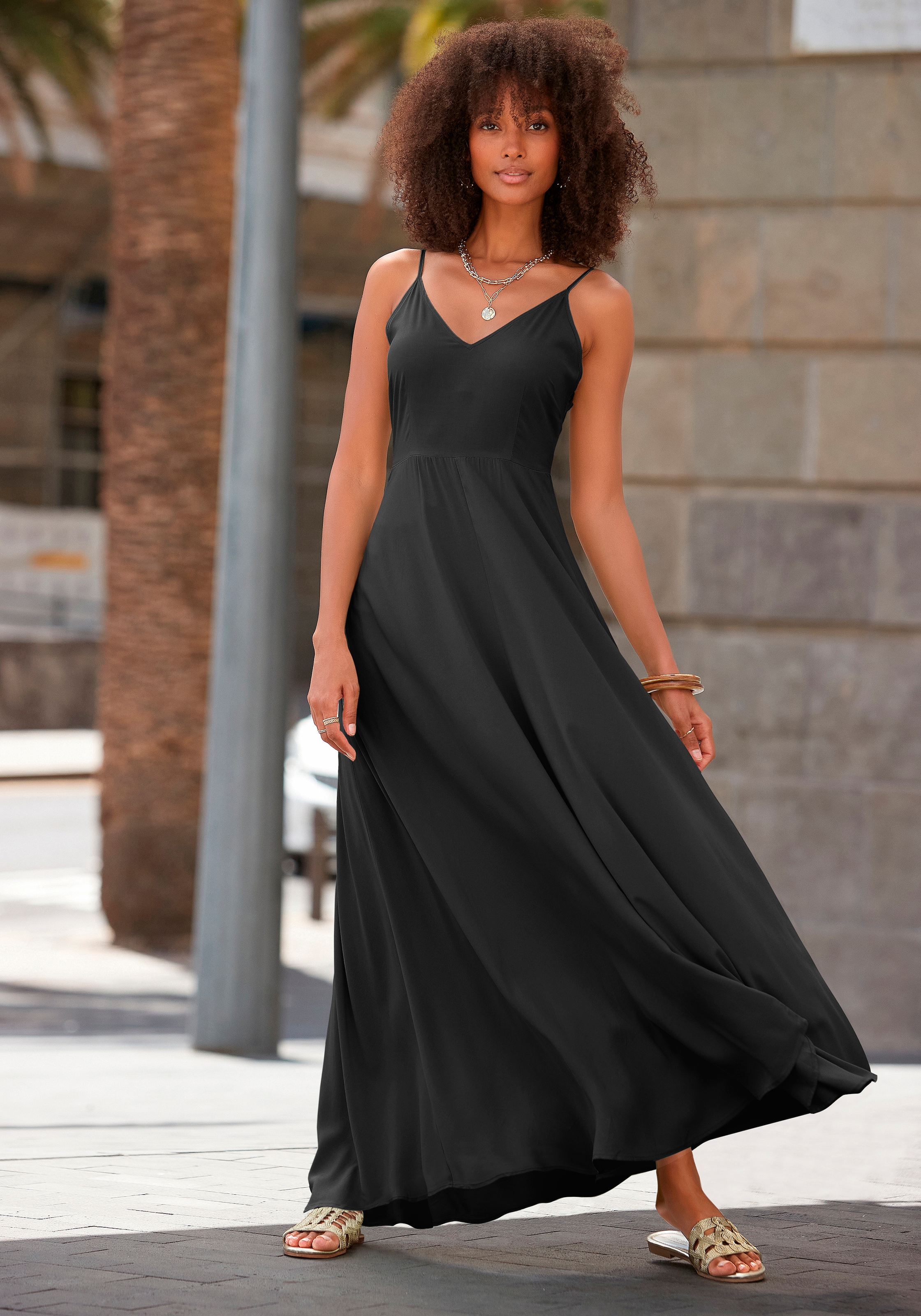 LASCANA Maxikleid aus gewebter Viskose, Cut-Out am Rücken, Sommerkleid